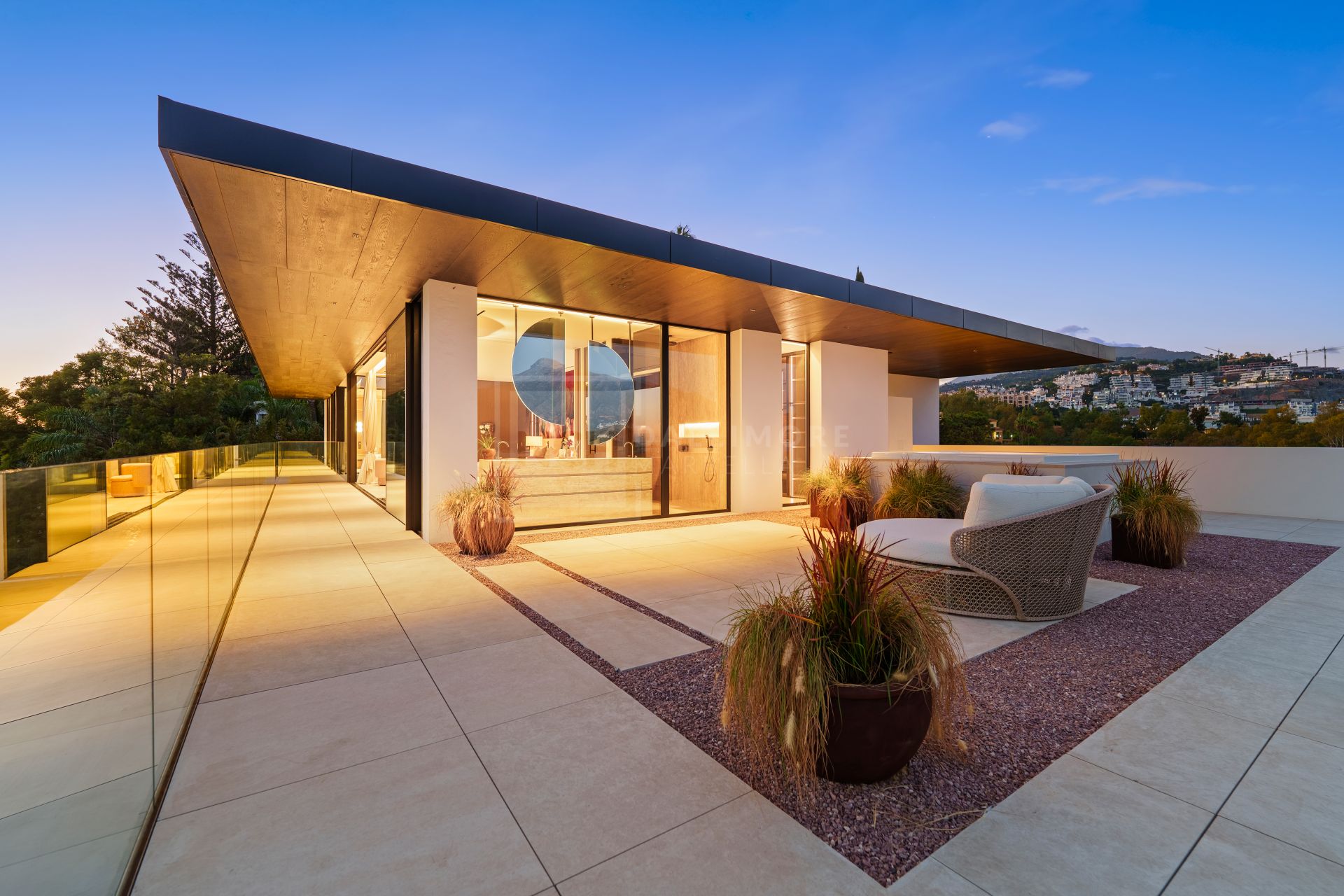 DESIGNER VILLA IN GATED ENCLAVE, SALINE INFINITY POOL, KNX SMART HOME & EV CHARGING