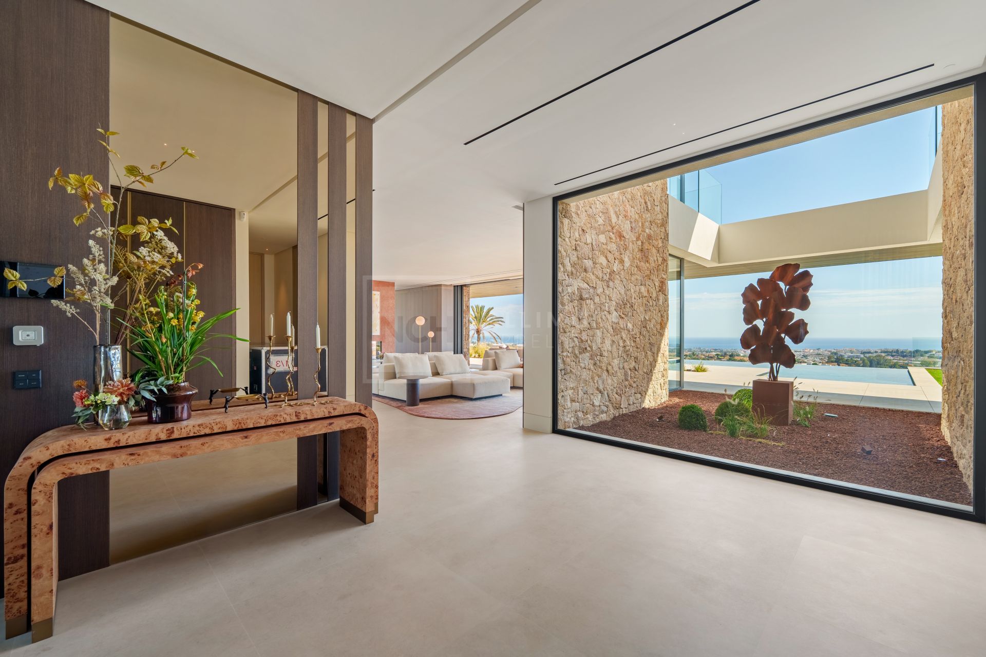 DESIGNER VILLA IN GATED ENCLAVE, SALINE INFINITY POOL, KNX SMART HOME & EV CHARGING