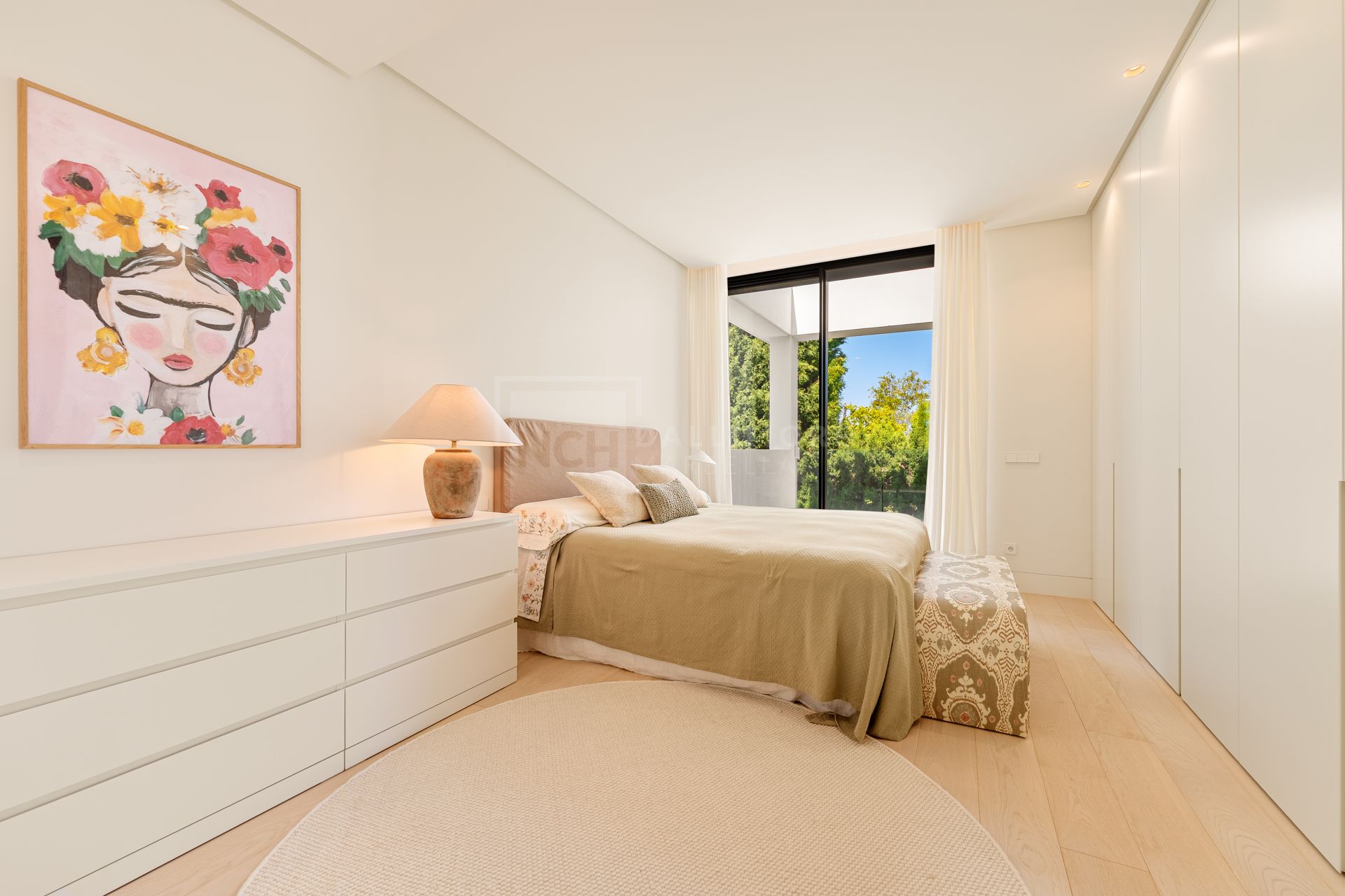VILLA DE 6 DORMITORIOS CON CERTIFICACIÓN ENERGÉTICA A, SUELO RADIANTE, SISTEMA KNX Y PISCINA DE AGUA SALADA