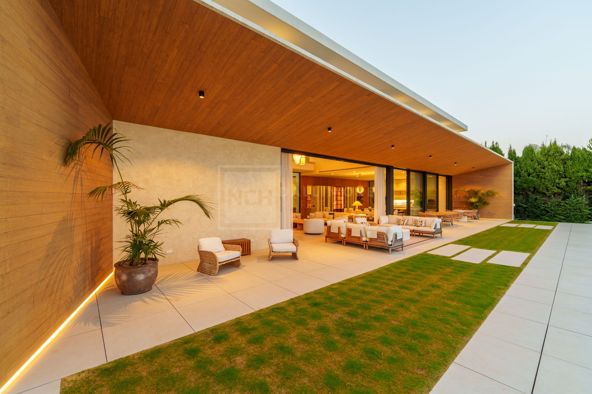 VILLA DE 6 DORMITORIOS CON CERTIFICACIÓN ENERGÉTICA A, SUELO RADIANTE, SISTEMA KNX Y PISCINA DE AGUA SALADA