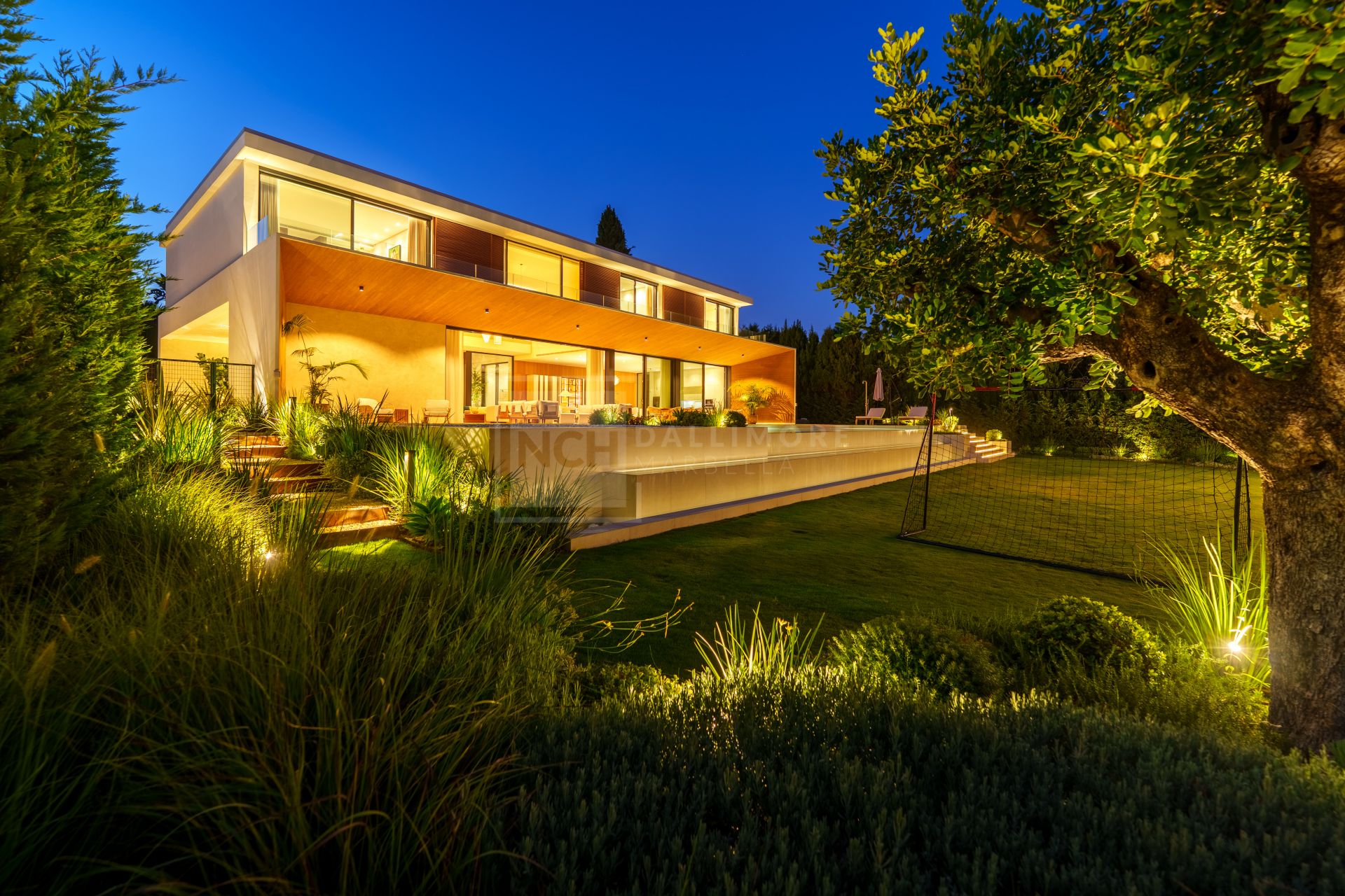 VILLA DE 6 DORMITORIOS CON CERTIFICACIÓN ENERGÉTICA A, SUELO RADIANTE, SISTEMA KNX Y PISCINA DE AGUA SALADA