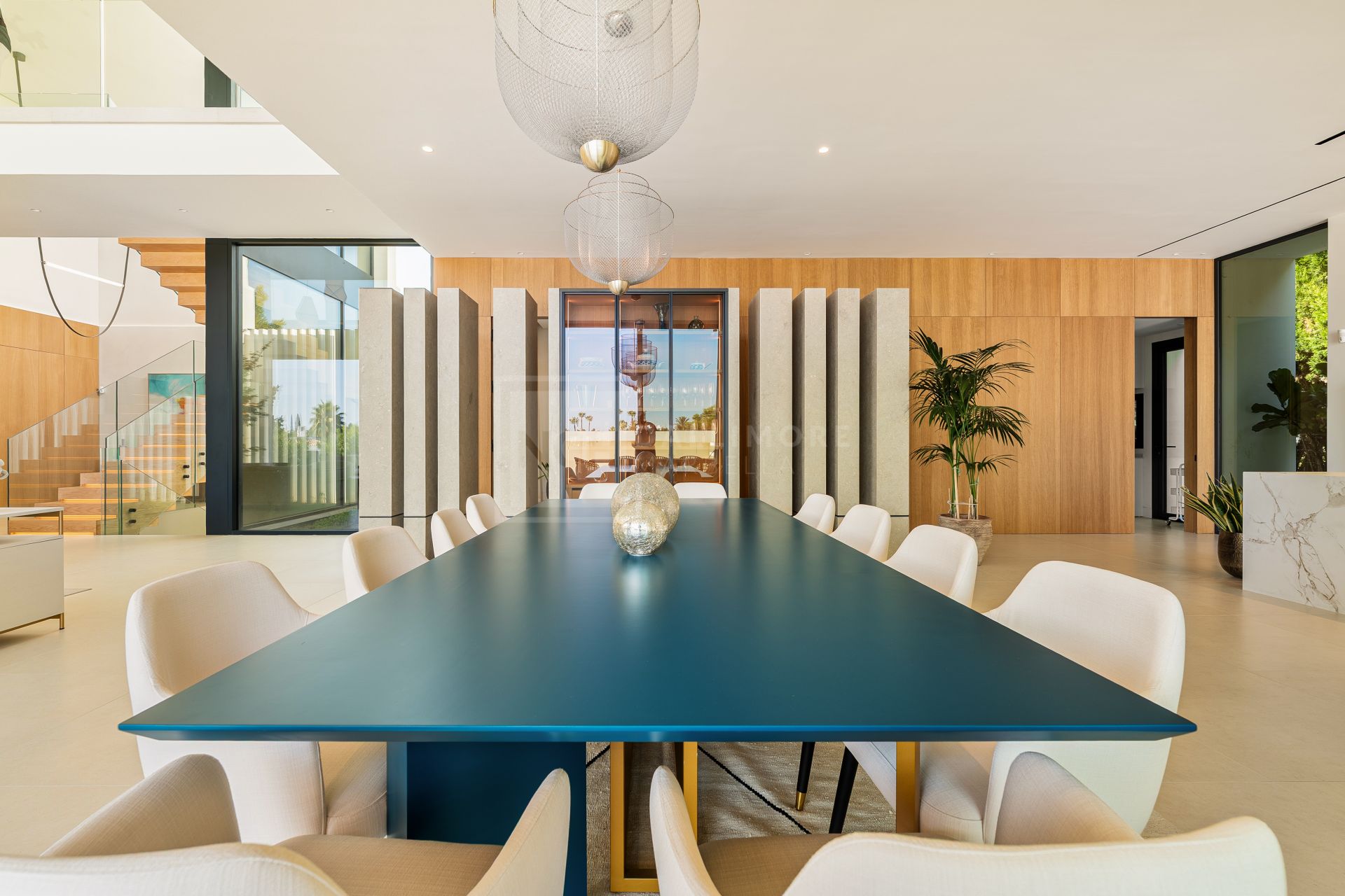 VILLA DE 6 DORMITORIOS CON CERTIFICACIÓN ENERGÉTICA A, SUELO RADIANTE, SISTEMA KNX Y PISCINA DE AGUA SALADA