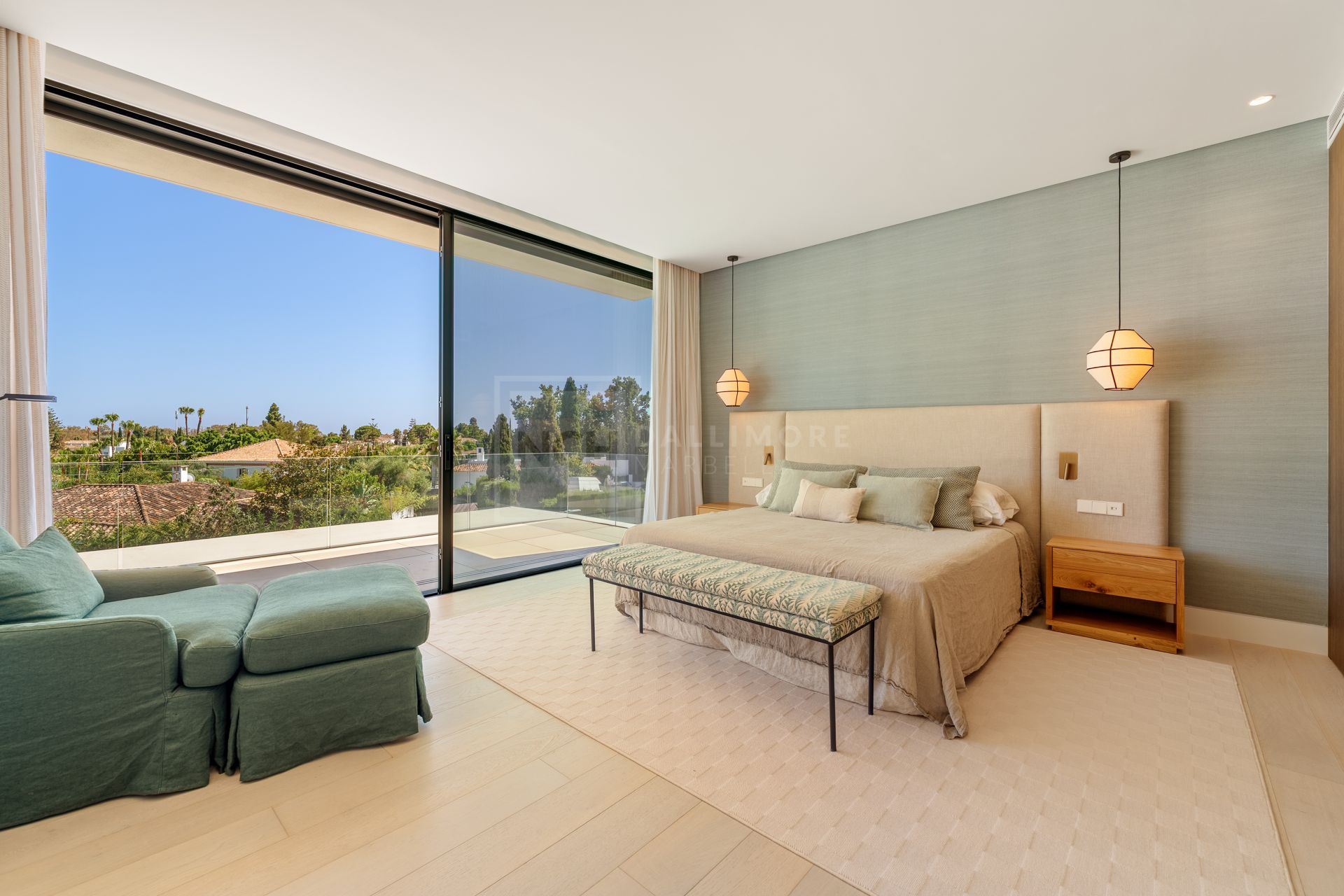 VILLA DE 6 DORMITORIOS CON CERTIFICACIÓN ENERGÉTICA A, SUELO RADIANTE, SISTEMA KNX Y PISCINA DE AGUA SALADA