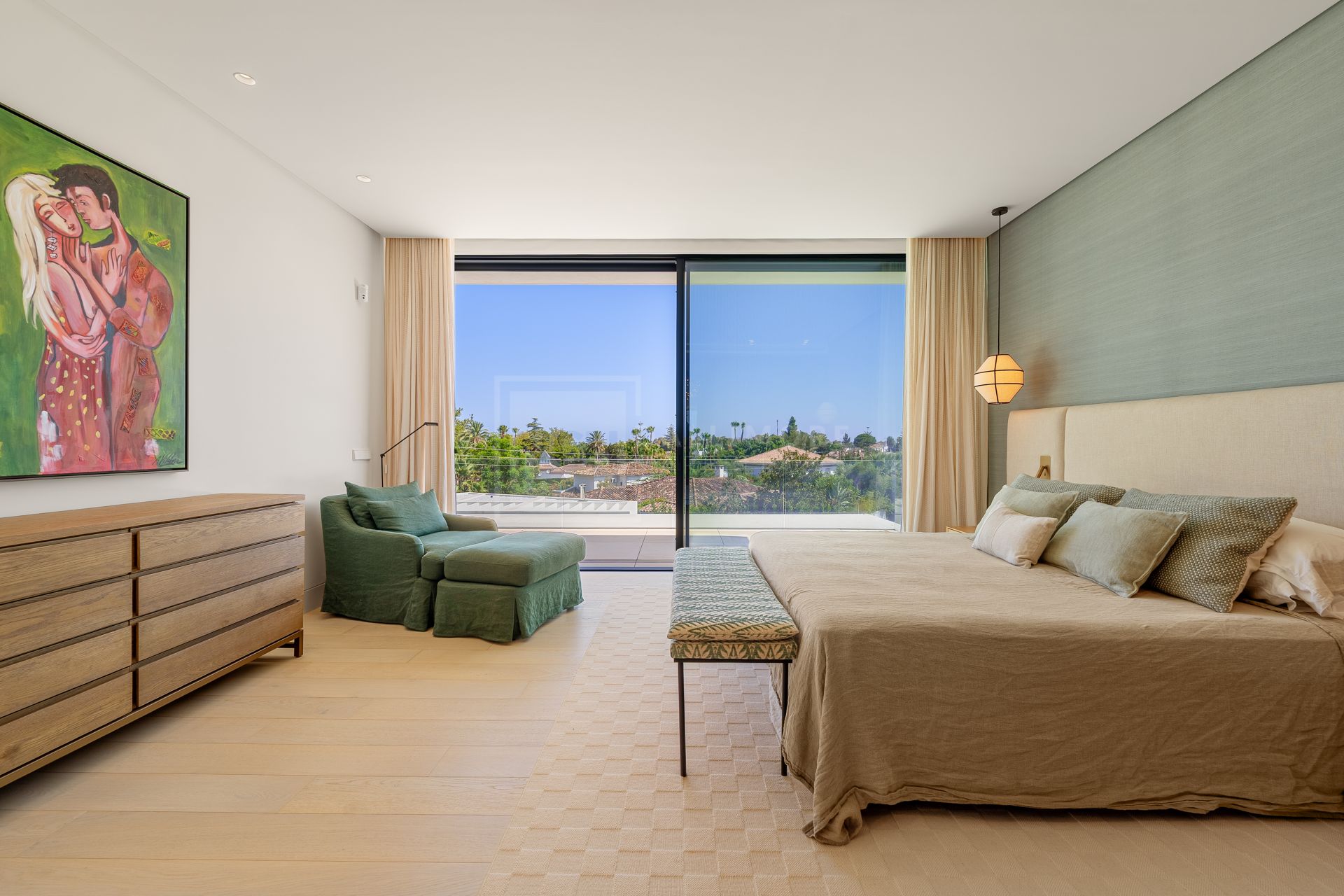 VILLA DE 6 DORMITORIOS CON CERTIFICACIÓN ENERGÉTICA A, SUELO RADIANTE, SISTEMA KNX Y PISCINA DE AGUA SALADA