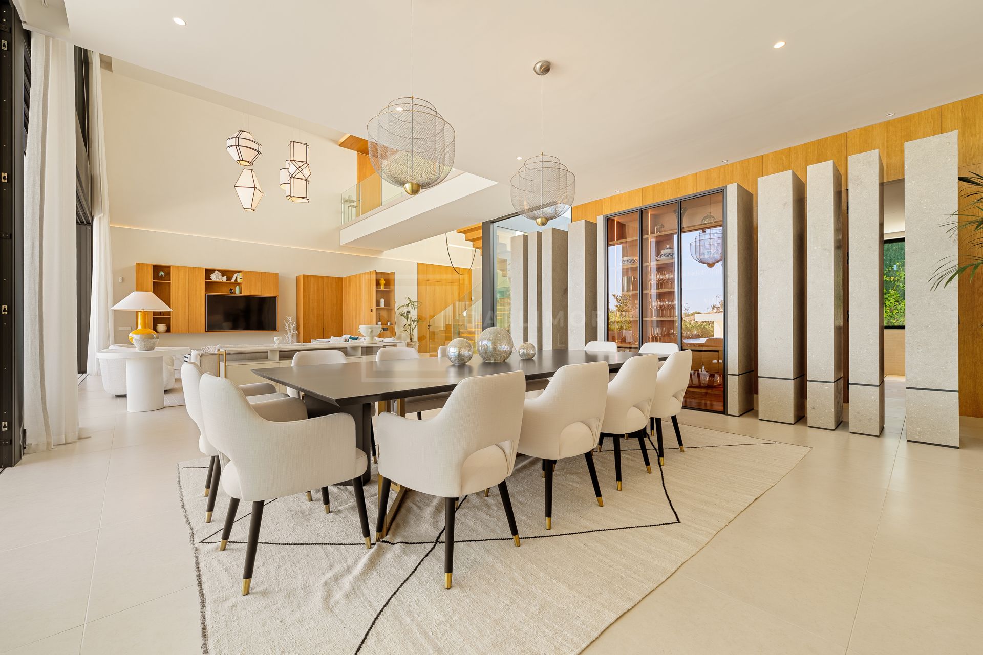 VILLA DE 6 DORMITORIOS CON CERTIFICACIÓN ENERGÉTICA A, SUELO RADIANTE, SISTEMA KNX Y PISCINA DE AGUA SALADA
