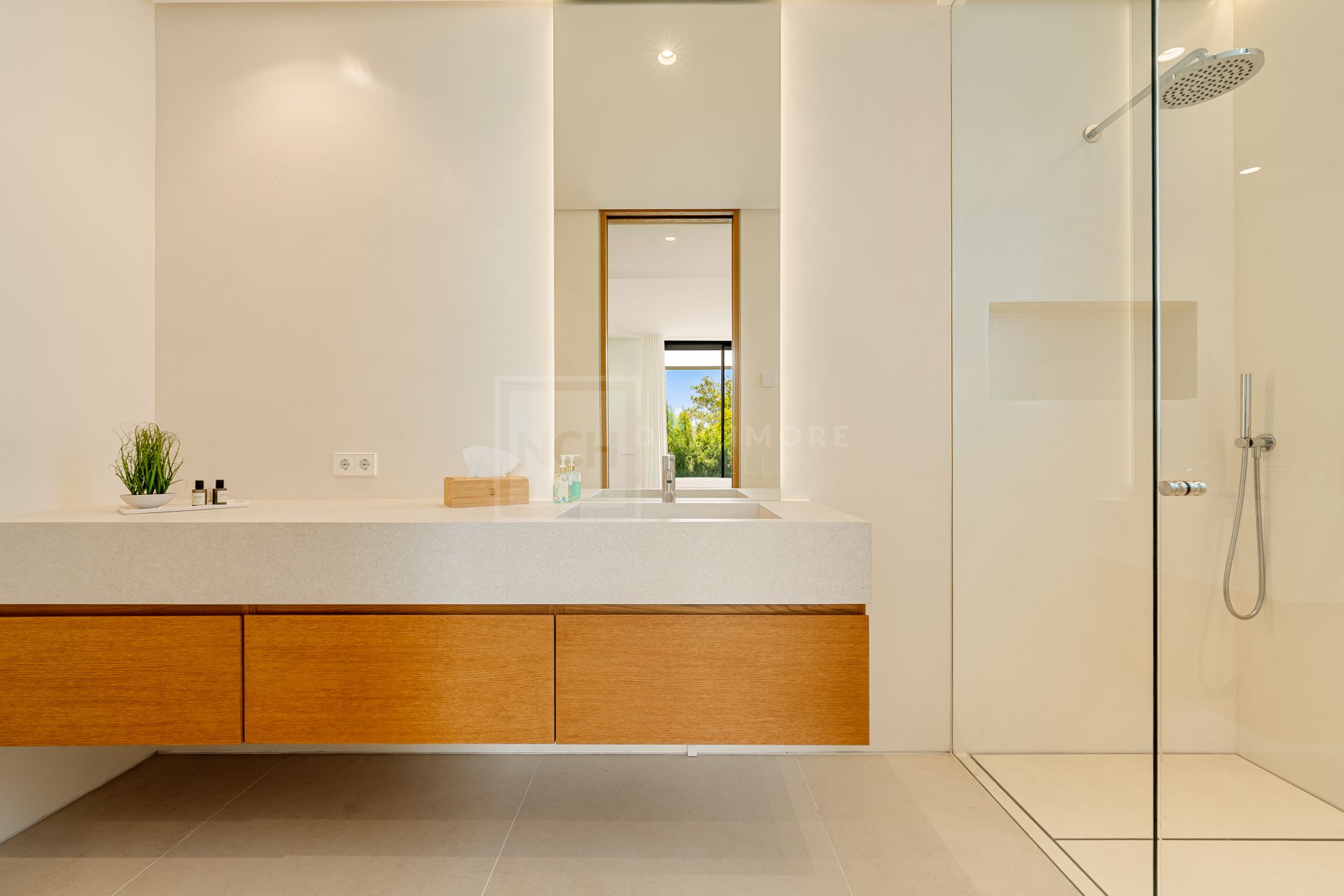 VILLA DE 6 DORMITORIOS CON CERTIFICACIÓN ENERGÉTICA A, SUELO RADIANTE, SISTEMA KNX Y PISCINA DE AGUA SALADA