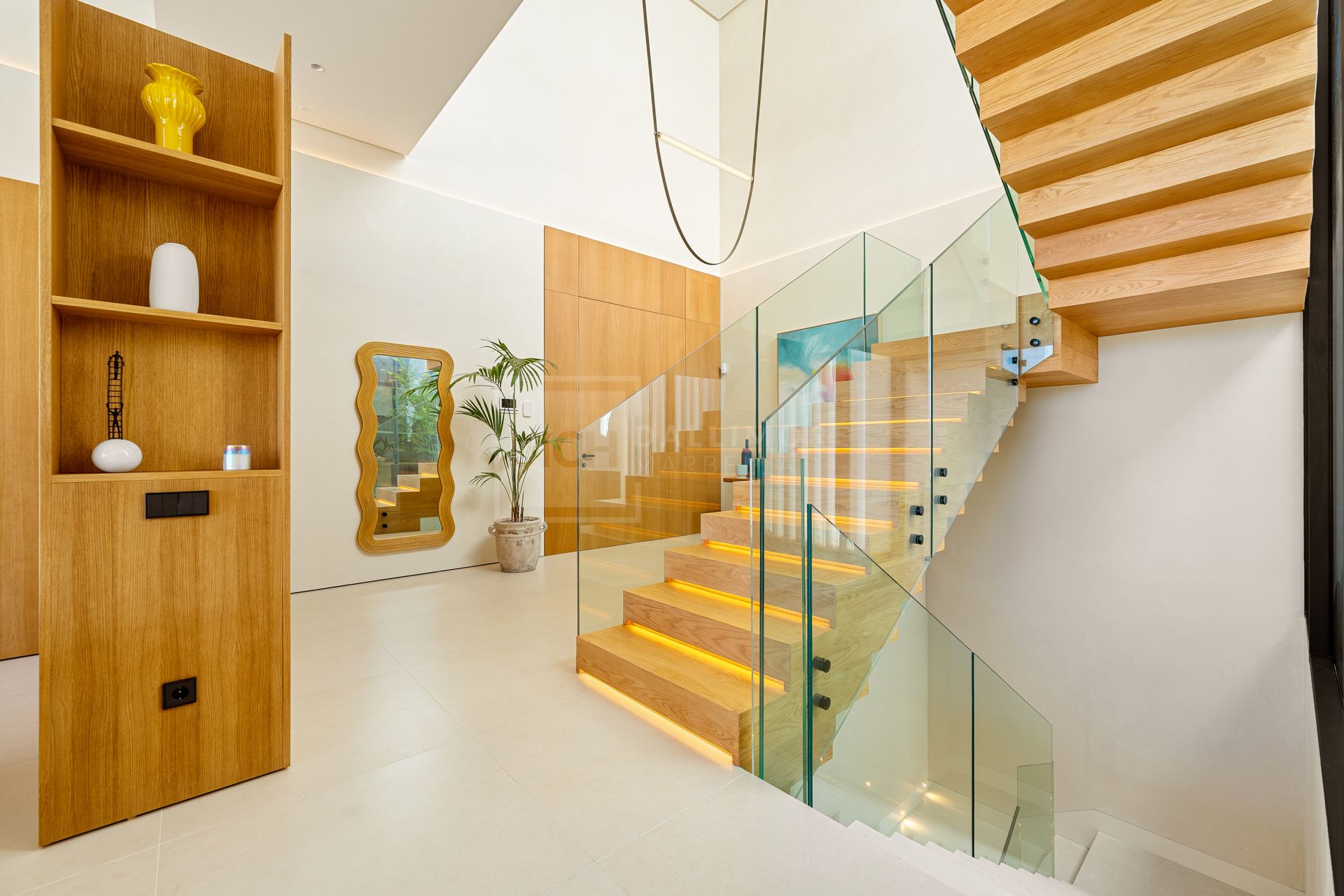 VILLA DE 6 DORMITORIOS CON CERTIFICACIÓN ENERGÉTICA A, SUELO RADIANTE, SISTEMA KNX Y PISCINA DE AGUA SALADA