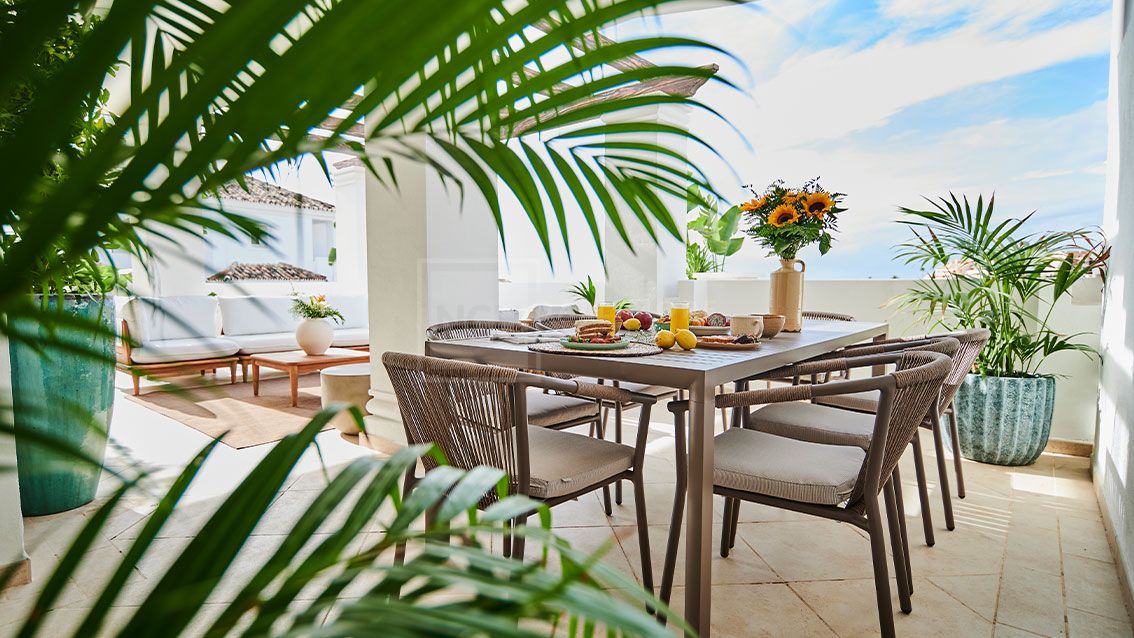 2-BEDROOM FULLY FURNISHED APARTMENT IN NUEVA ANDALUCIA