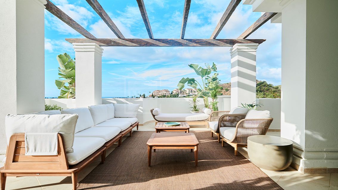 2-BEDROOM FULLY FURNISHED APARTMENT IN NUEVA ANDALUCIA