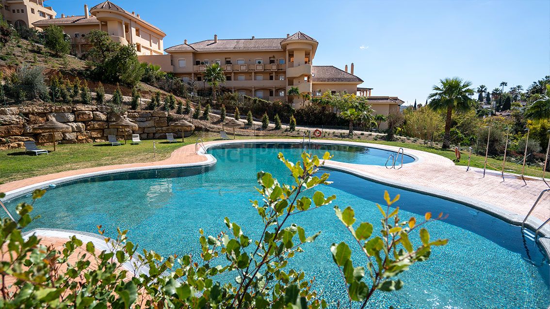 2-BEDROOM FULLY FURNISHED PENTHOUSE IN NUEVA ANDALUCIA
