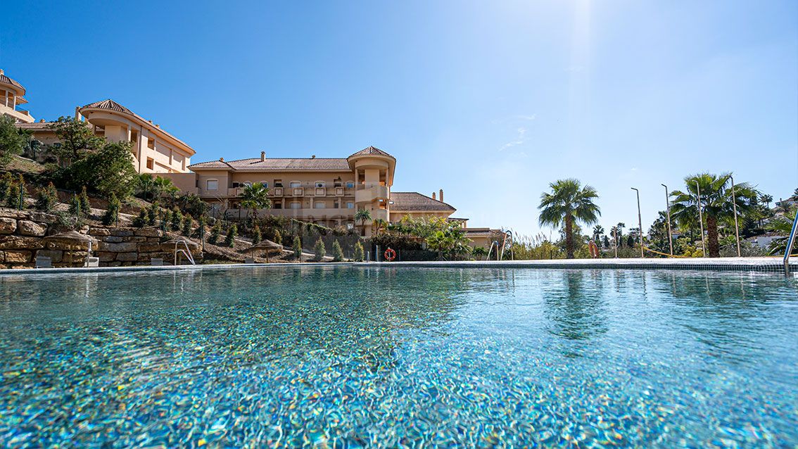 2-BEDROOM FULLY FURNISHED PENTHOUSE IN NUEVA ANDALUCIA