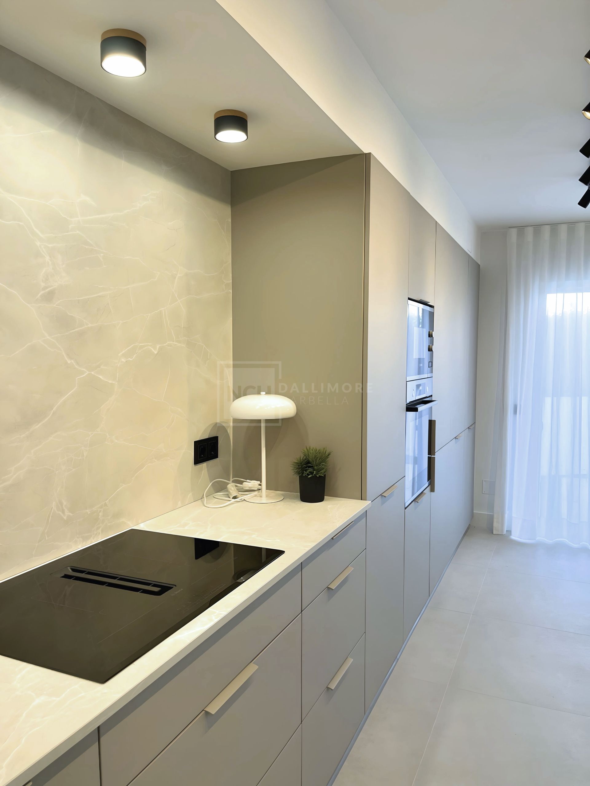 ELEGANT GROUND FLOOR APARTMENT WITH PRIVATE GARDEN IN NUEVA ANDALUCÍA