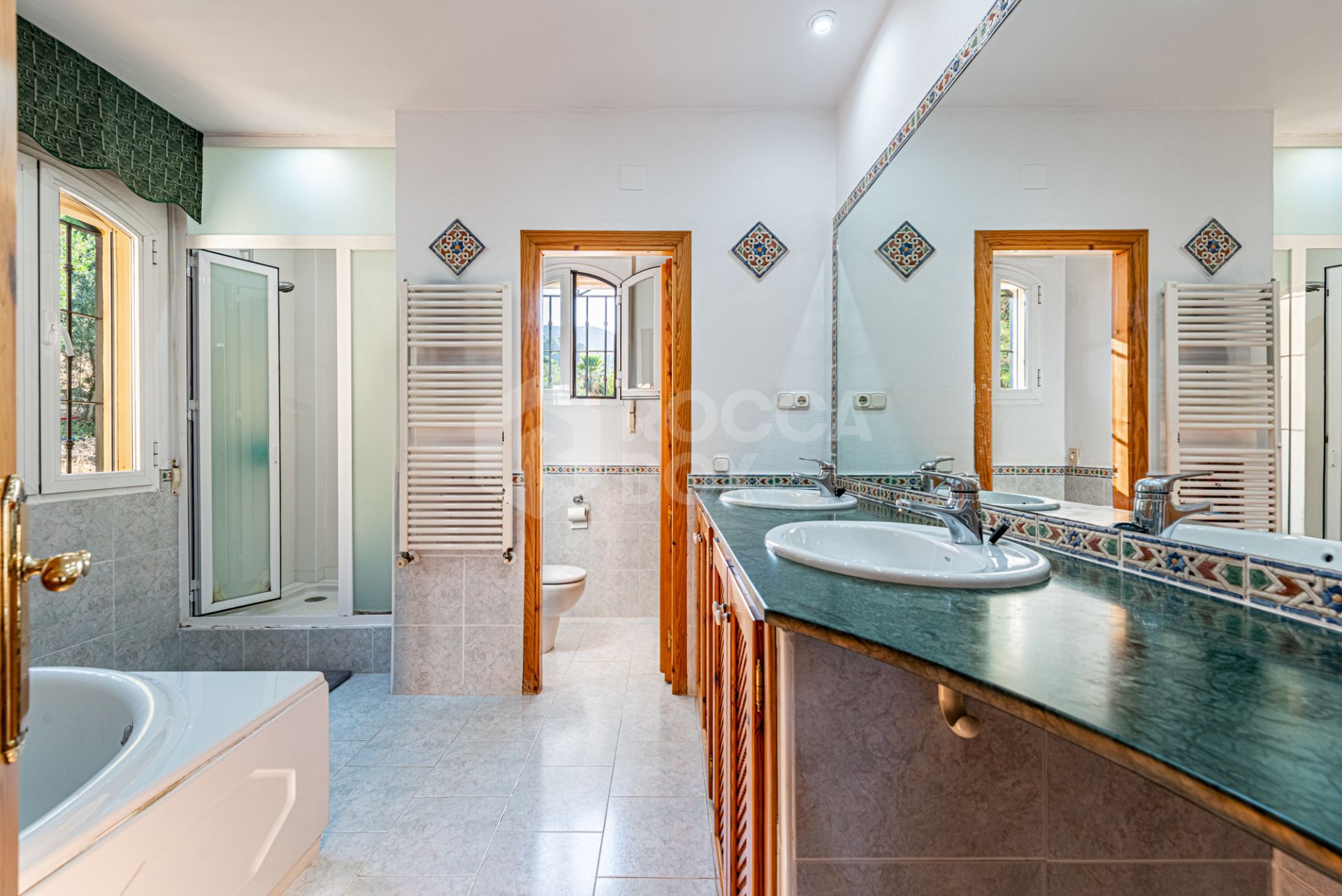 EXCLUSIVE LUXURY ESTATE WITH GUEST HOUSE, GYM, TENNIS COURT AND PANORAMIC VIEWS IN ALHAURÍN DE LA TORRE