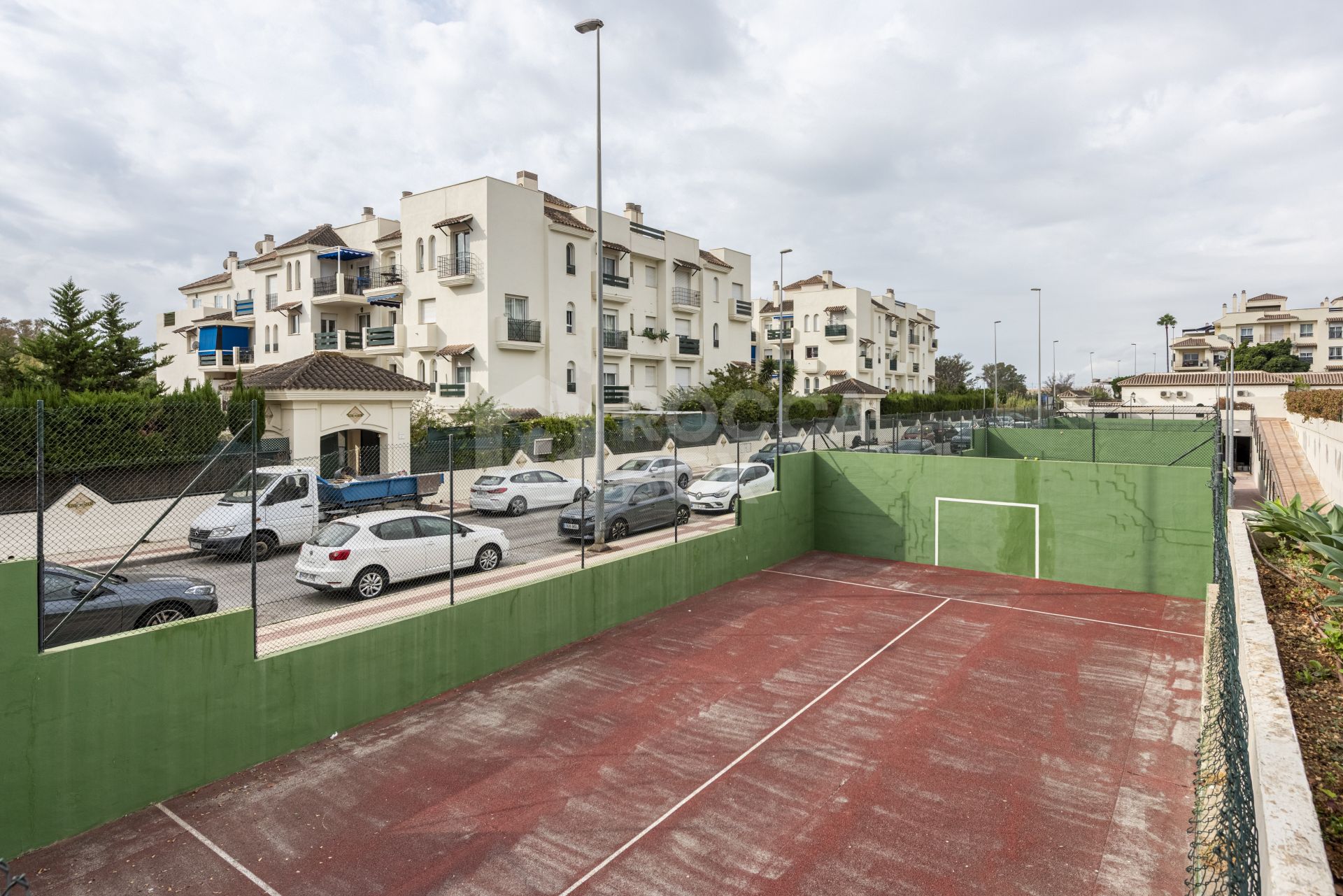 2-BEDROOM APARTMENT IN LORCRIMAR 3, NUEVA ANDALUCÍA – WALKING DISTANCE TO PUERTO BANÚS