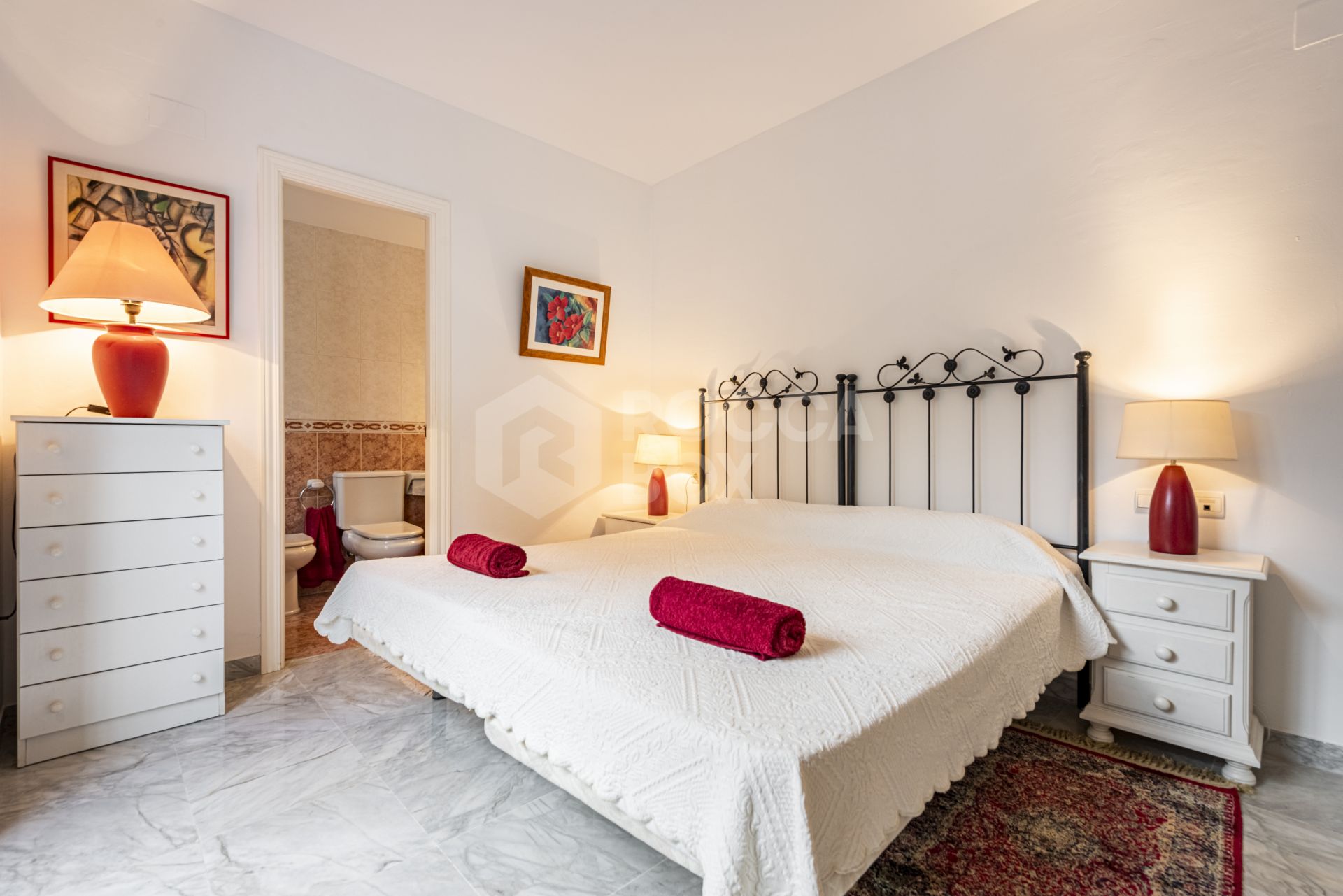 2-BEDROOM APARTMENT IN LORCRIMAR 3, NUEVA ANDALUCÍA – WALKING DISTANCE TO PUERTO BANÚS