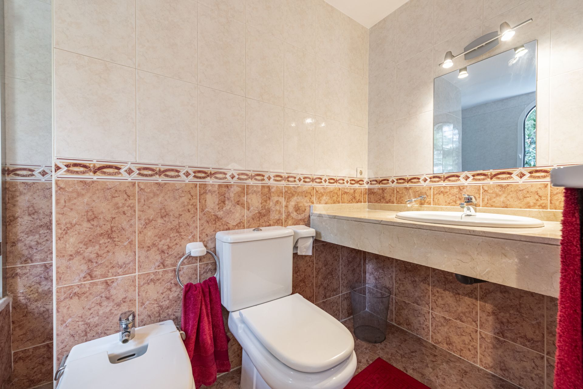 2-BEDROOM APARTMENT IN LORCRIMAR 3, NUEVA ANDALUCÍA – WALKING DISTANCE TO PUERTO BANÚS