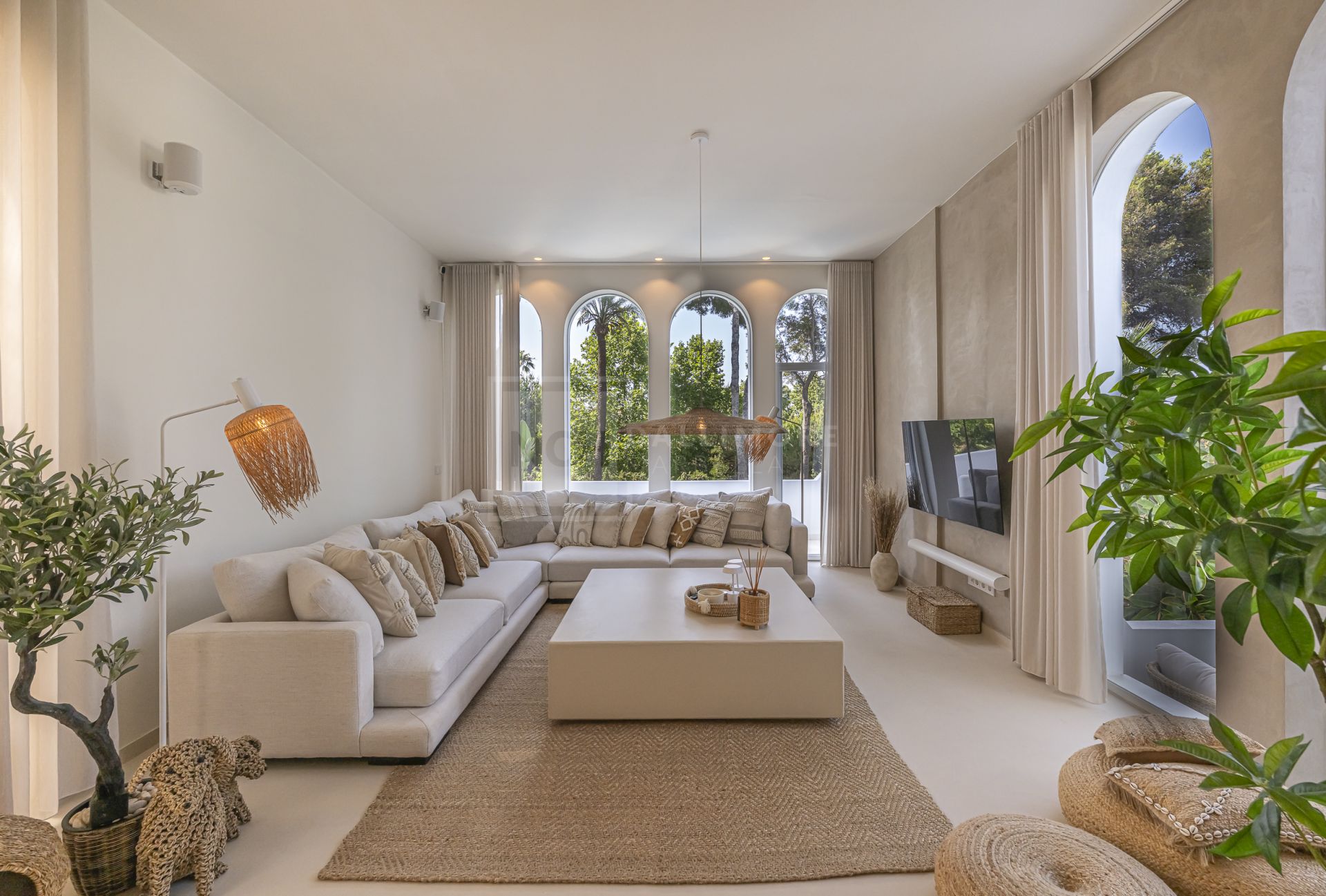 VILLA TOTALMENTE REFORMADA EN ATALAYA DE RÍO VERDE