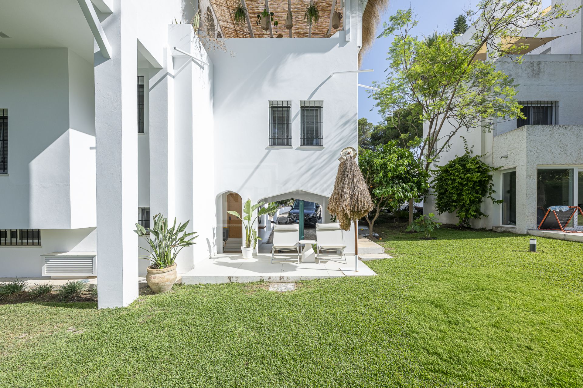 VILLA TOTALMENTE REFORMADA EN ATALAYA DE RÍO VERDE