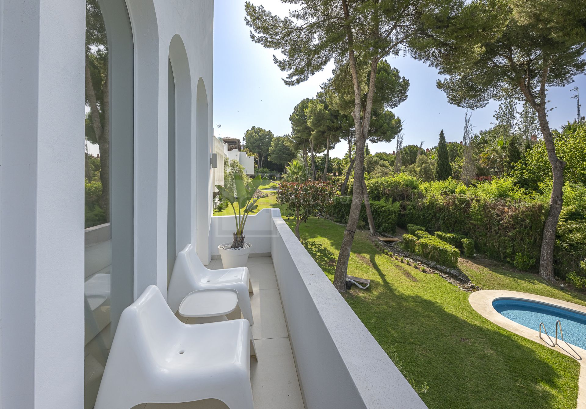 VILLA TOTALMENTE REFORMADA EN ATALAYA DE RÍO VERDE