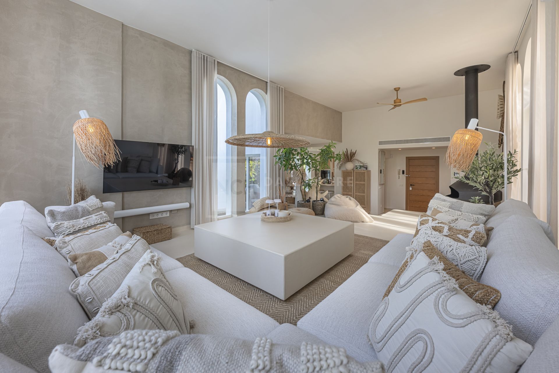 VILLA TOTALMENTE REFORMADA EN ATALAYA DE RÍO VERDE