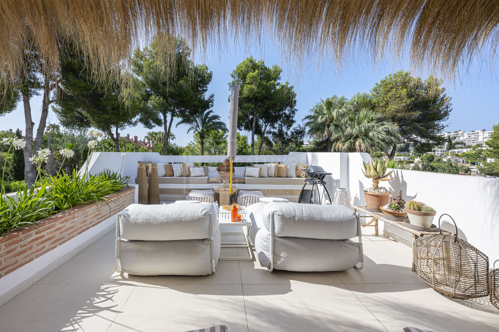 VILLA TOTALMENTE REFORMADA EN ATALAYA DE RÍO VERDE