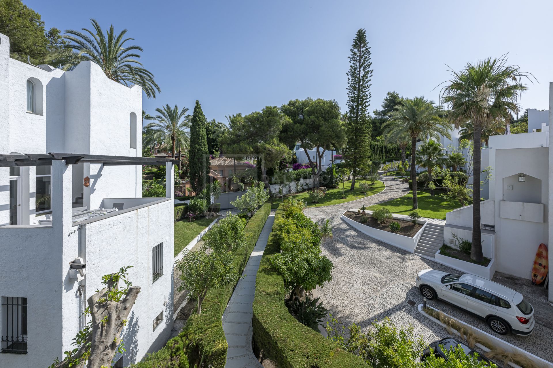 VILLA TOTALMENTE REFORMADA EN ATALAYA DE RÍO VERDE