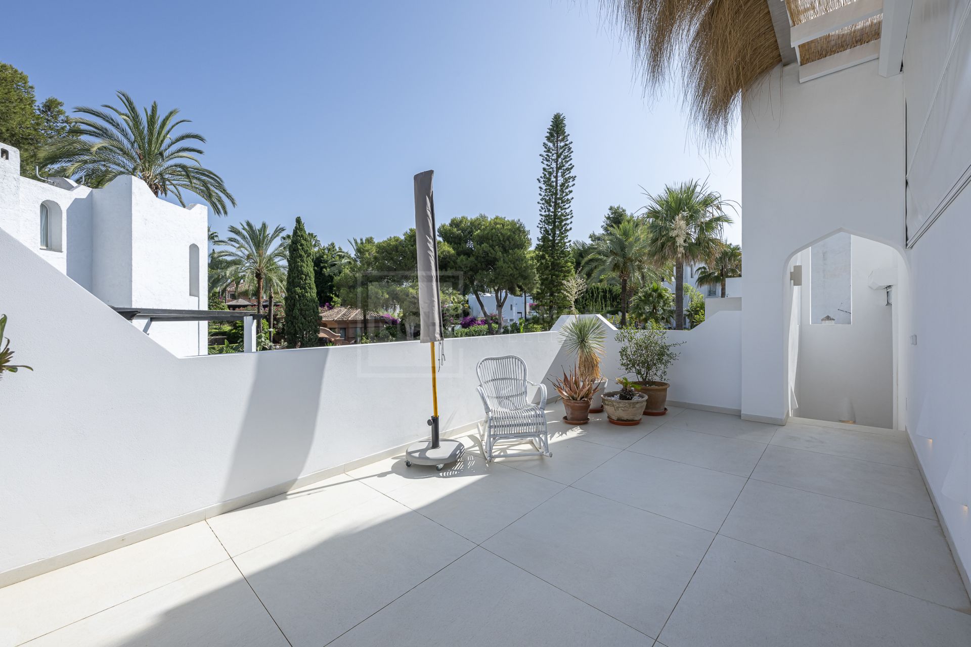 VILLA TOTALMENTE REFORMADA EN ATALAYA DE RÍO VERDE