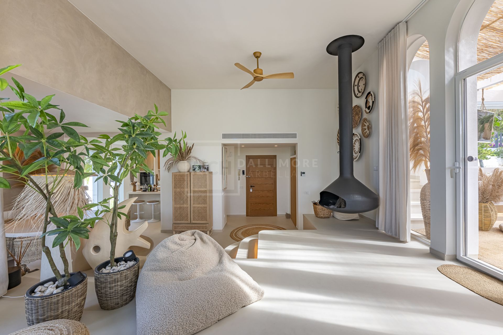 VILLA TOTALMENTE REFORMADA EN ATALAYA DE RÍO VERDE