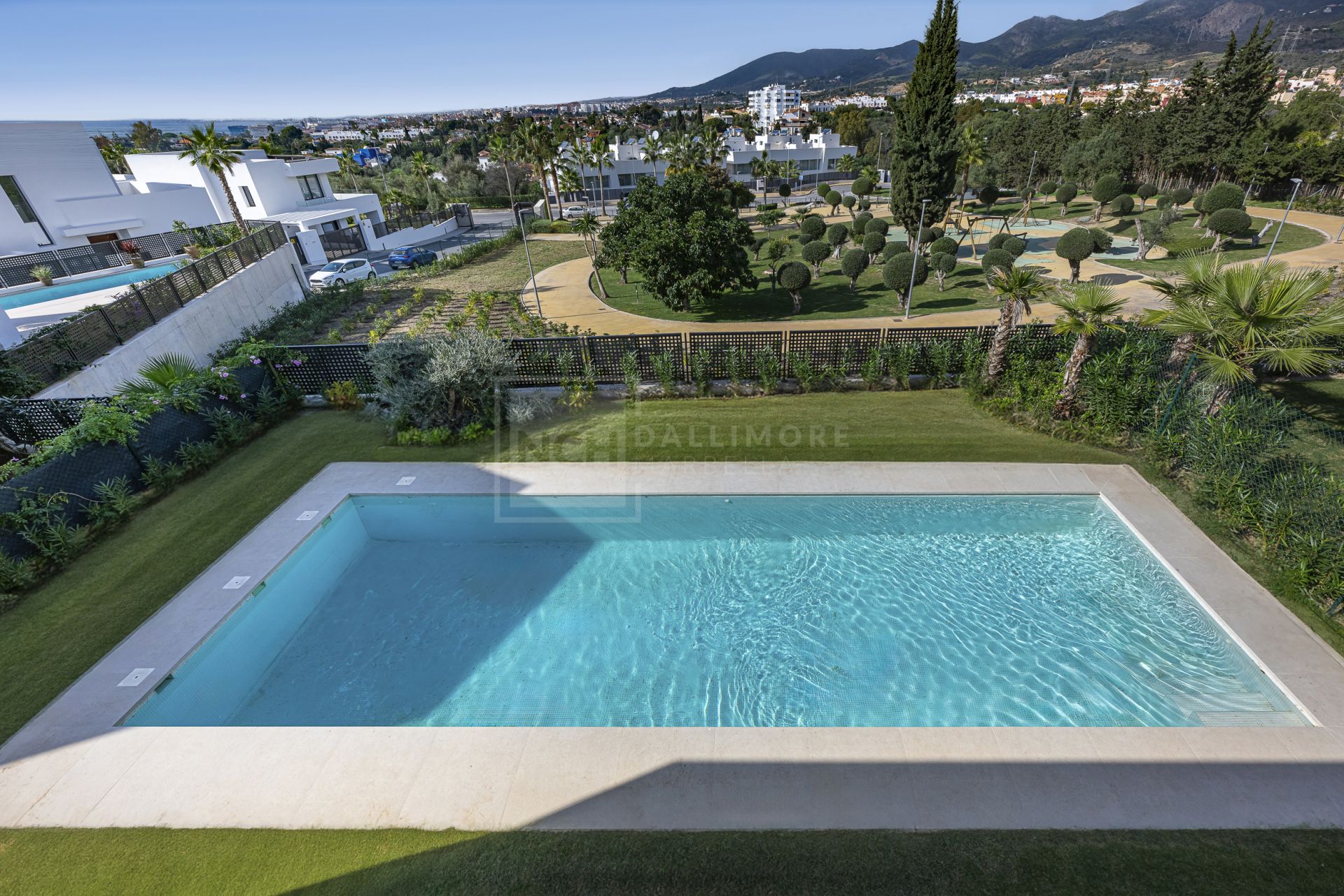 Modern 4-Bedroom Villa in Gated Community in Marbella East