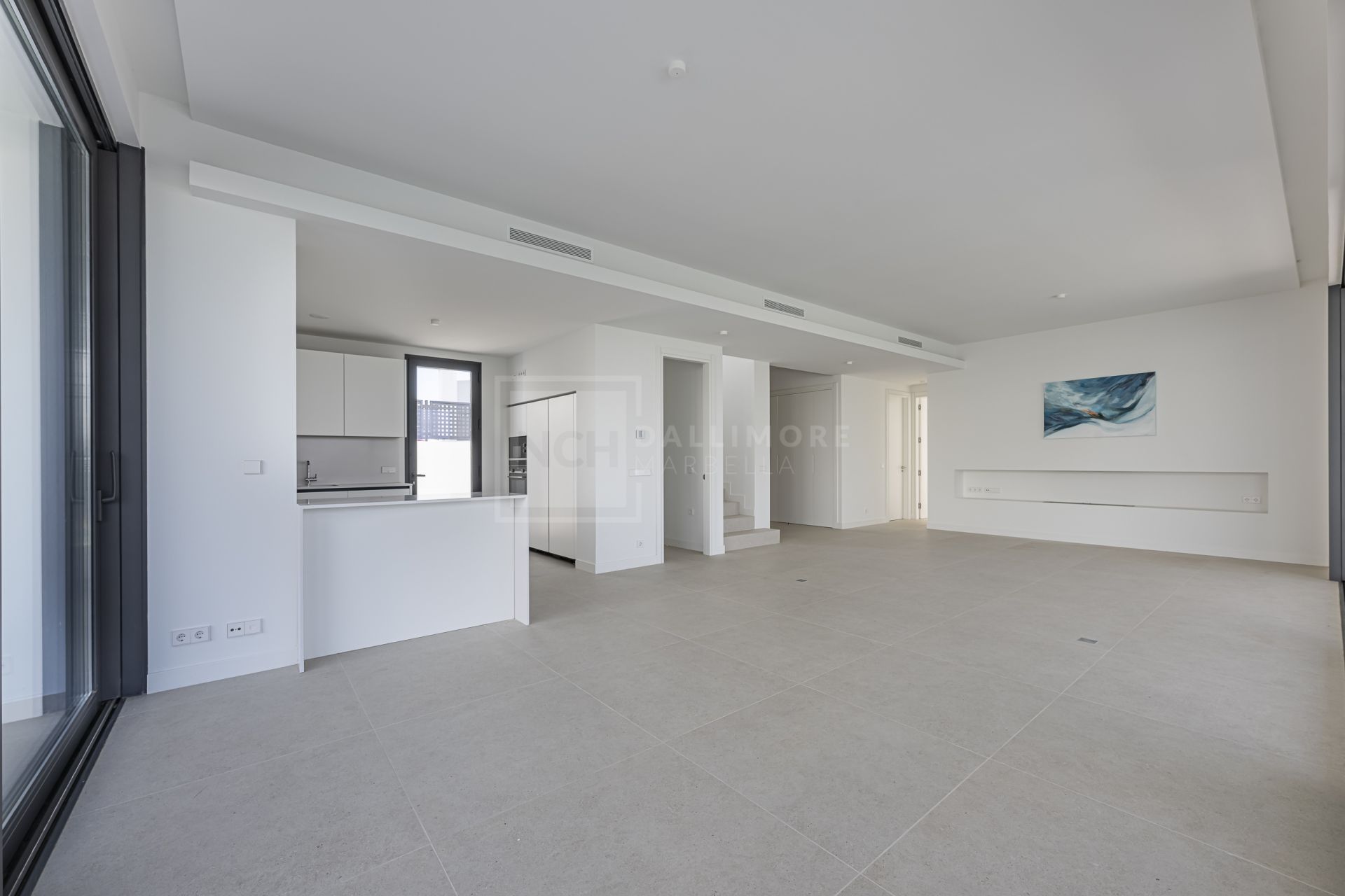 Modern 4-Bedroom Villa in Gated Community in Marbella East