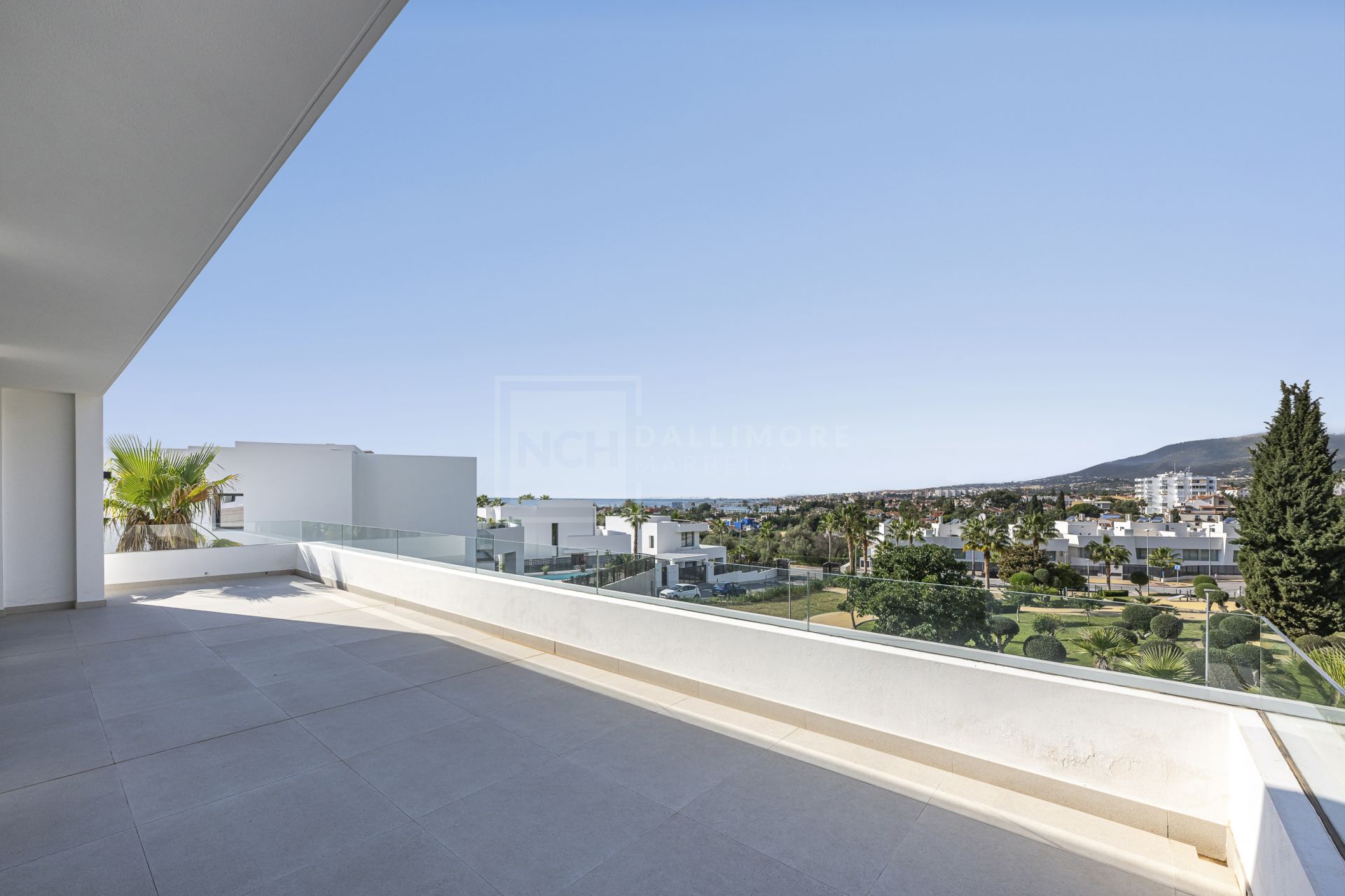 Modern 4-Bedroom Villa in Gated Community in Marbella East