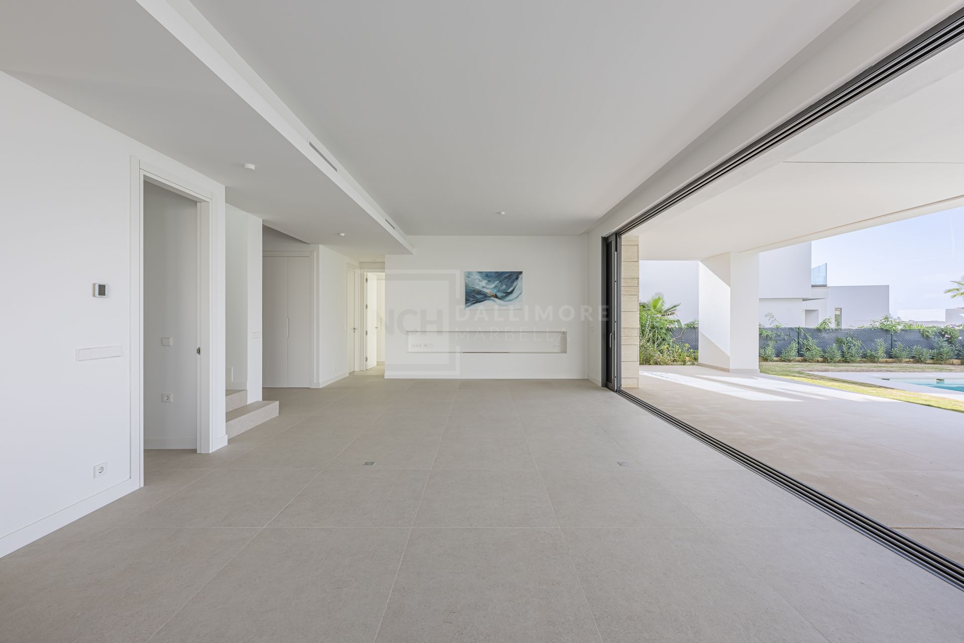 Modern 4-Bedroom Villa in Gated Community in Marbella East