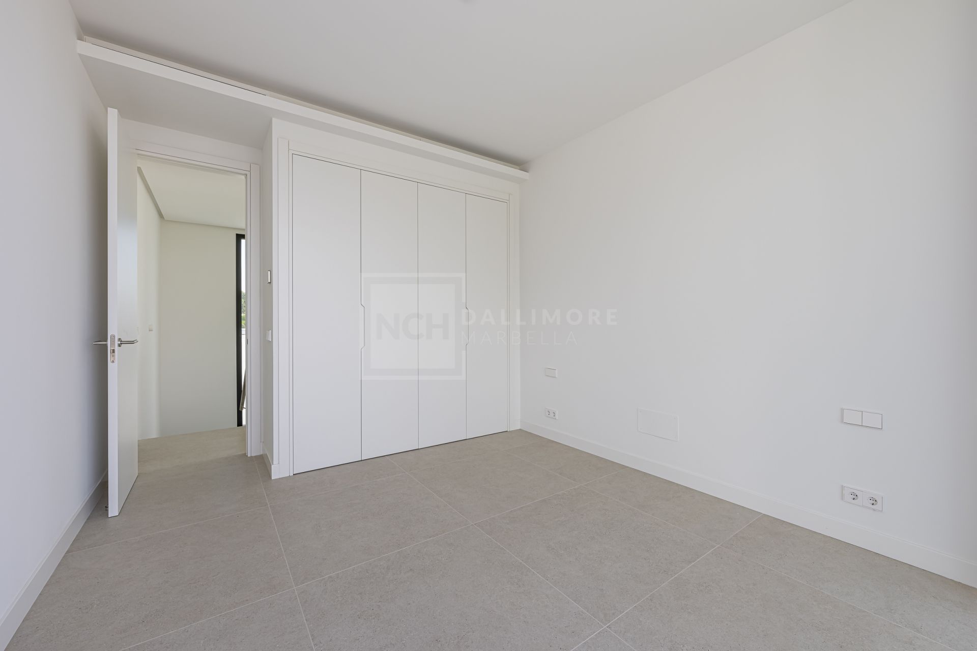 Modern 4-Bedroom Villa in Gated Community in Marbella East