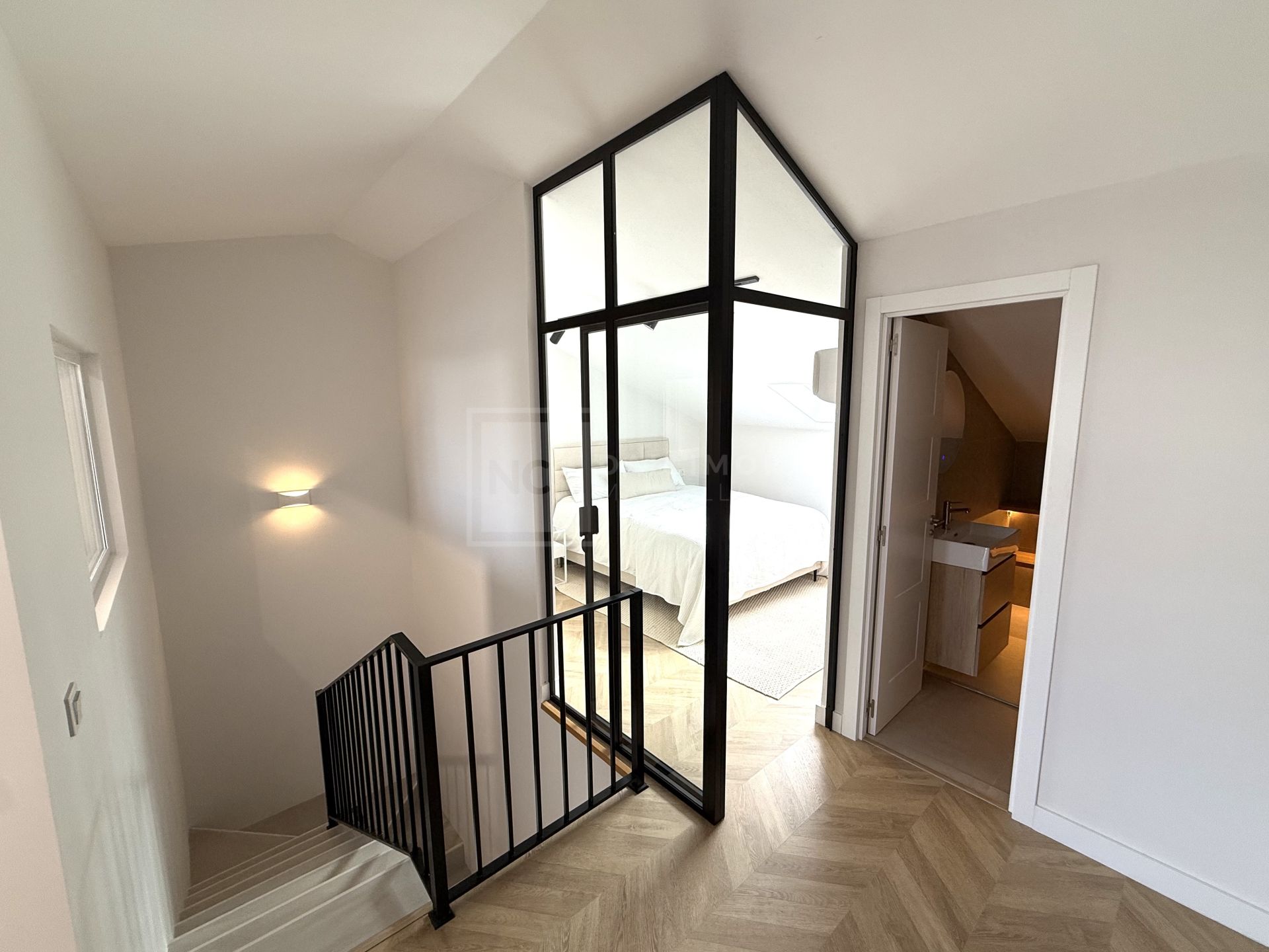 Casa Montana – Elegancia Moderna en el Corazón de Nagüeles