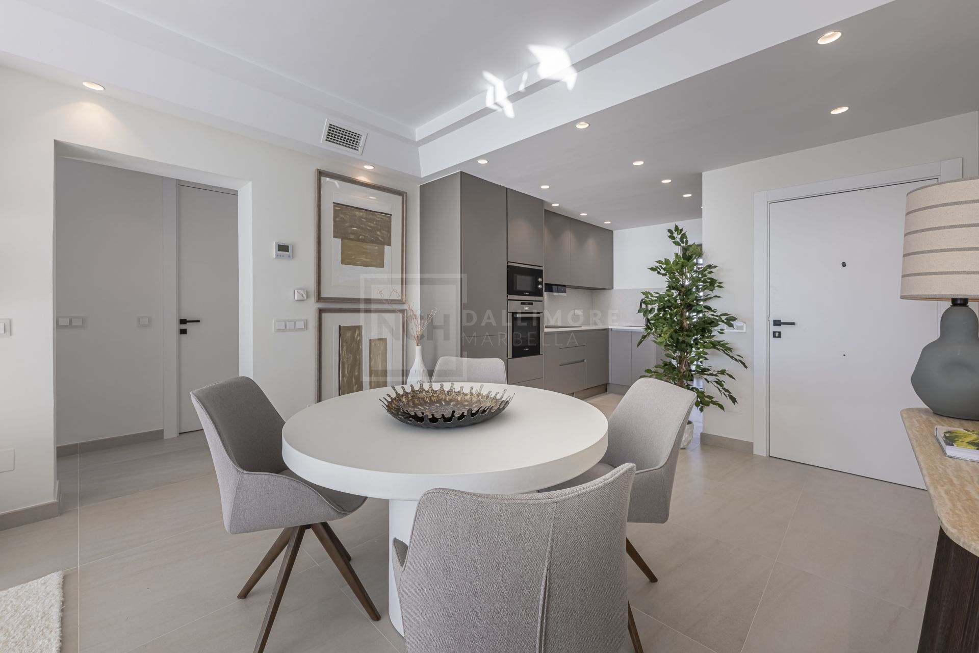 Apartamento en Primera Línea de Playa en la Nueva Milla de Oro