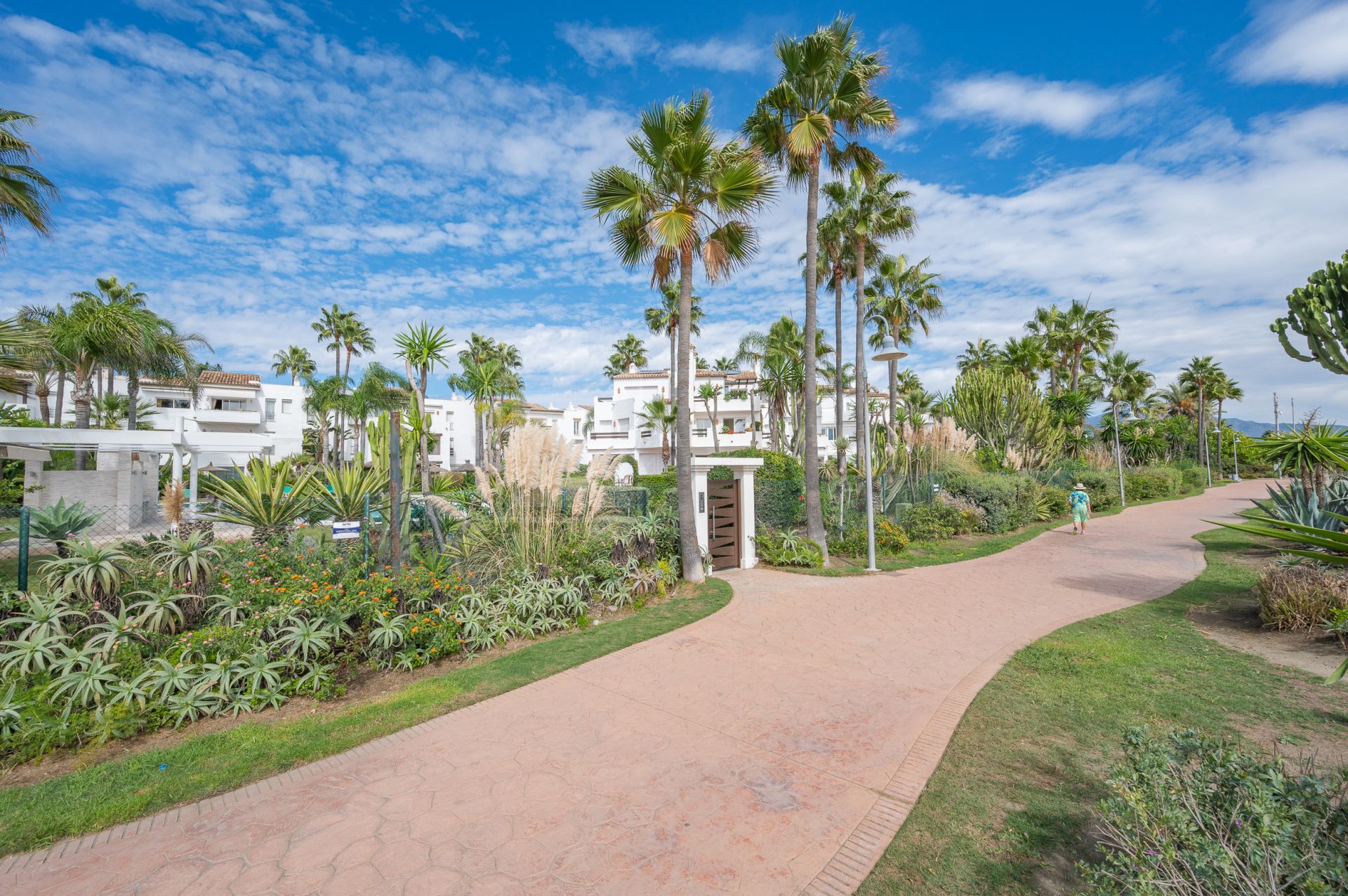 Apartamento en Primera Línea de Playa en la Nueva Milla de Oro