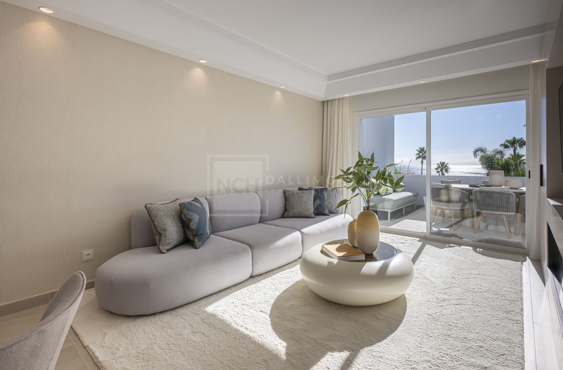 Apartamento en Primera Línea de Playa en la Nueva Milla de Oro
