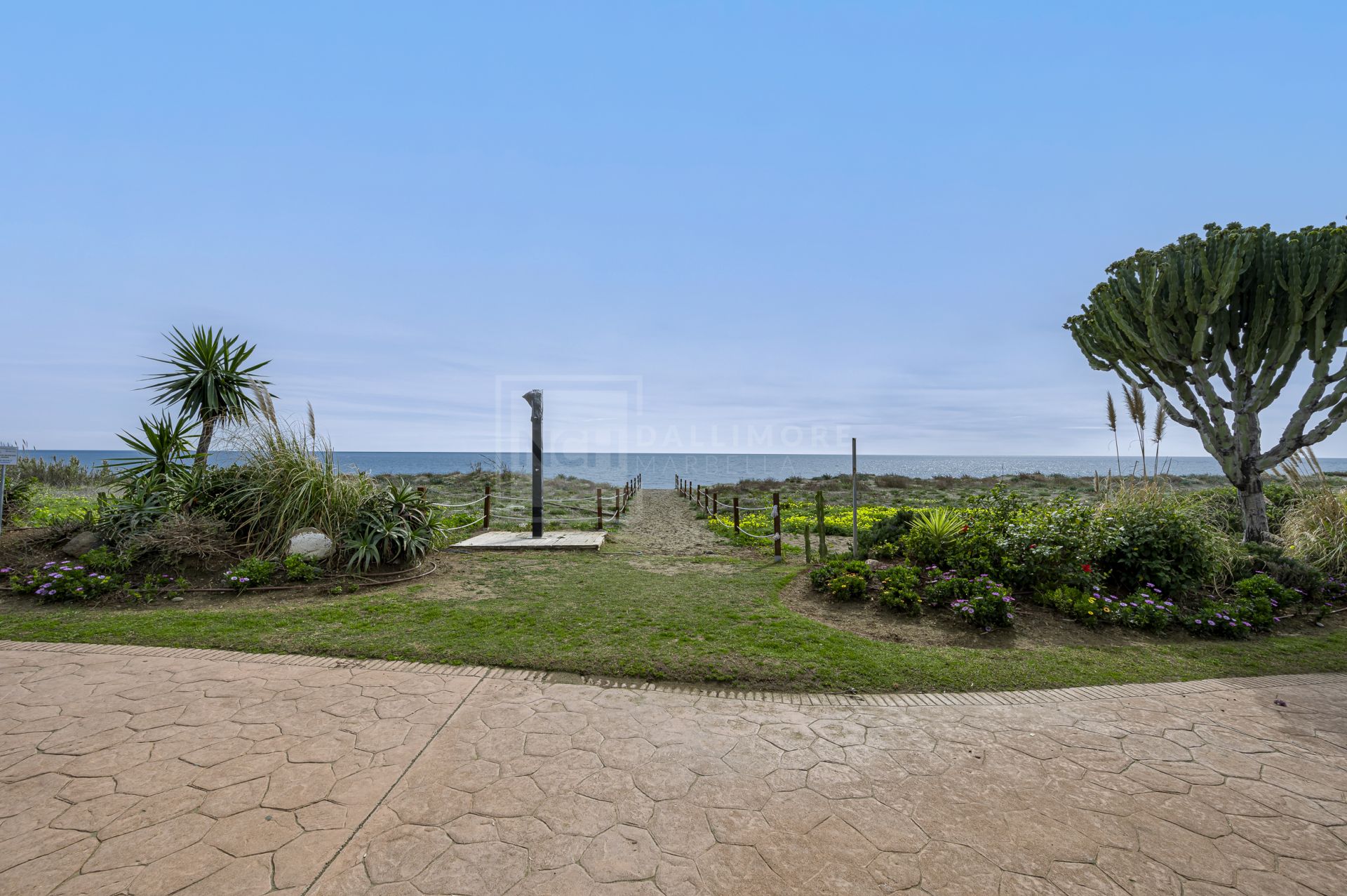 Apartamento en Primera Línea de Playa en la Nueva Milla de Oro