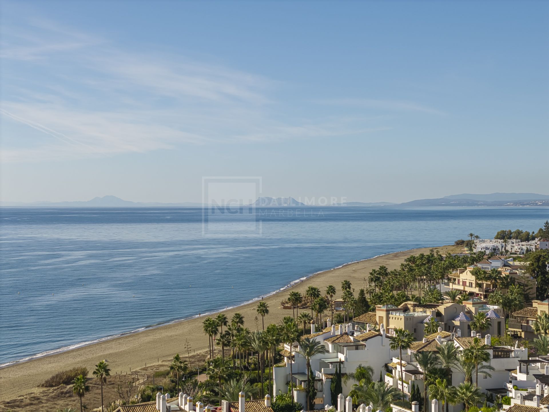 Apartamento en Primera Línea de Playa en la Nueva Milla de Oro