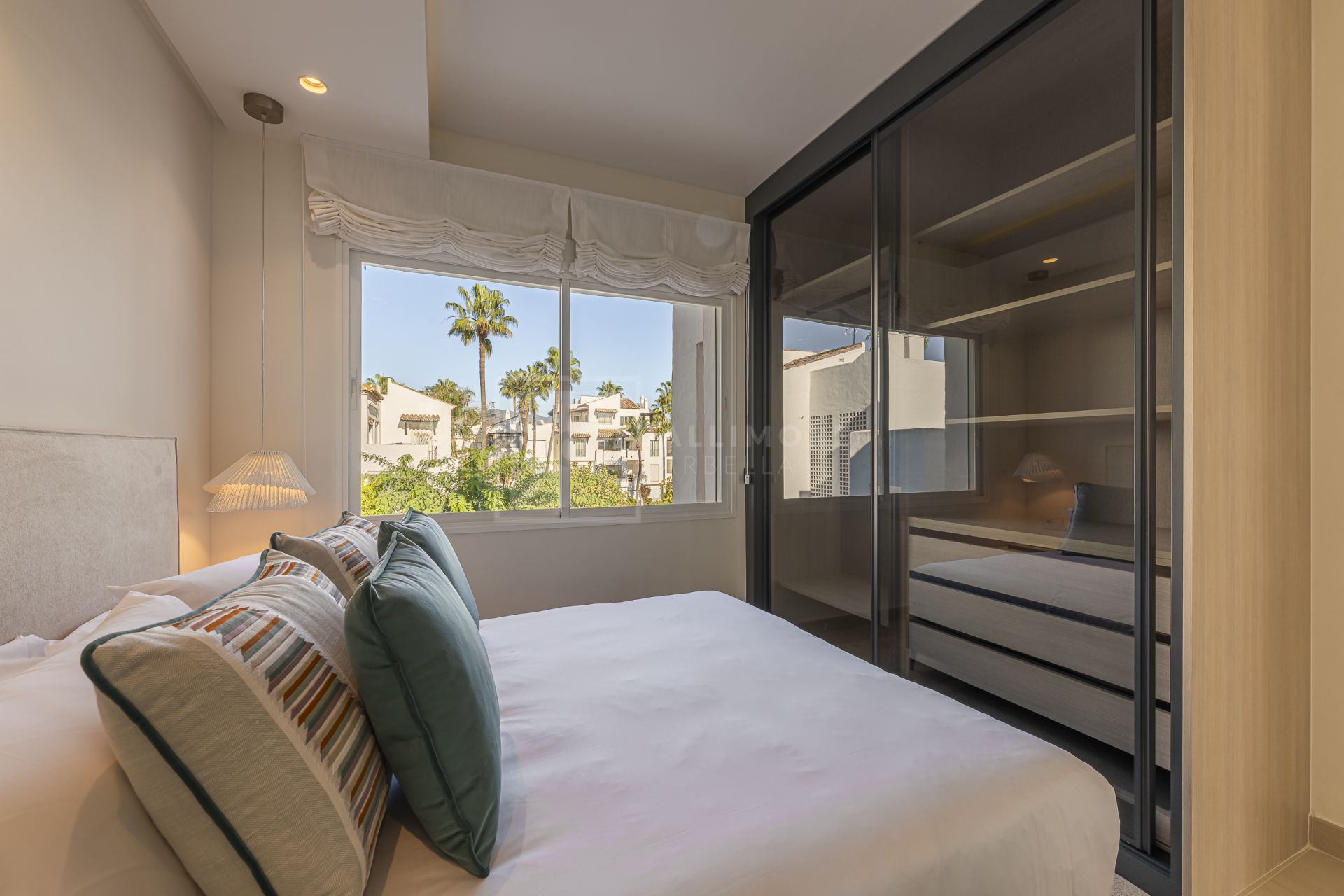 Apartamento en Primera Línea de Playa en la Nueva Milla de Oro