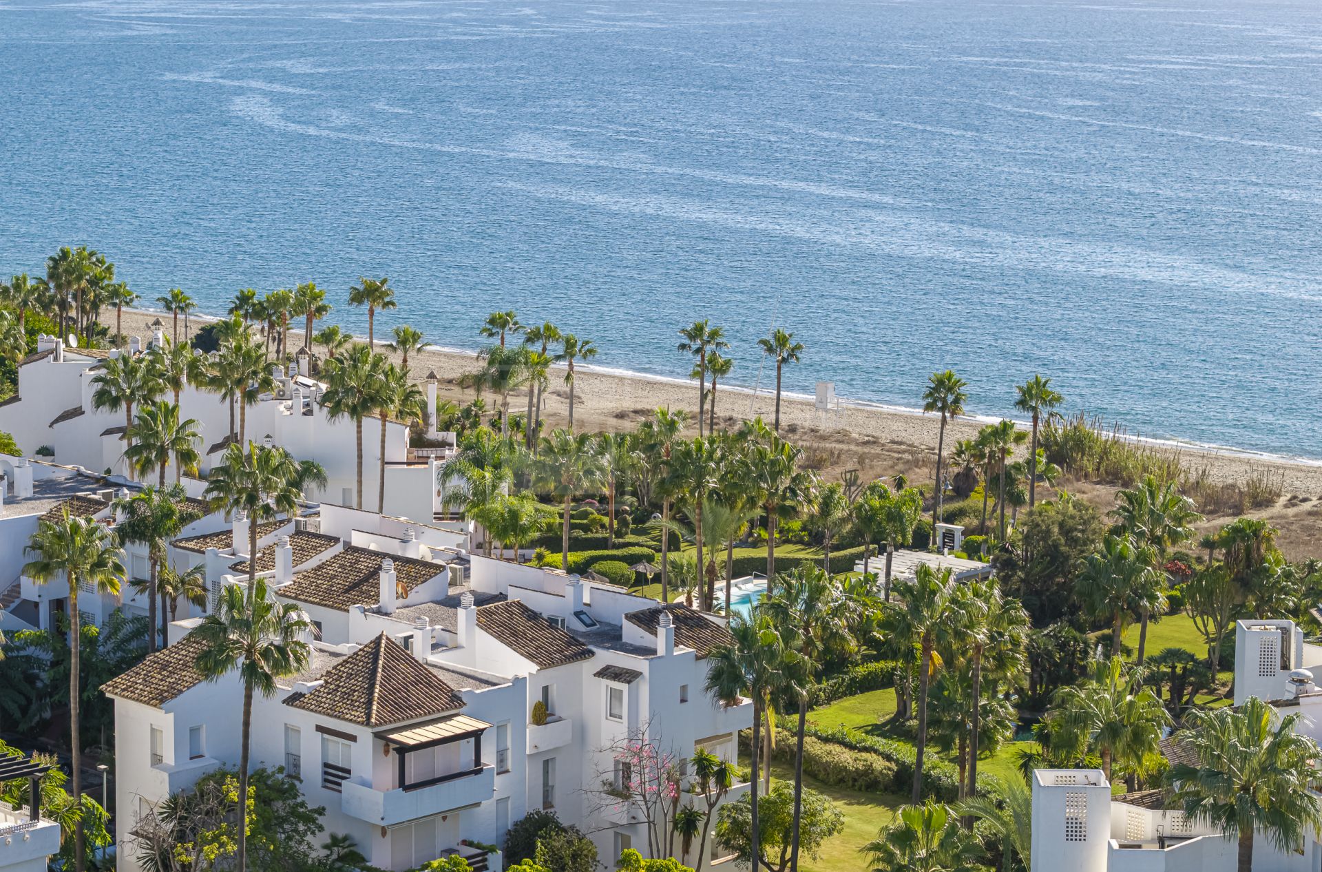 Apartamento en Primera Línea de Playa en la Nueva Milla de Oro