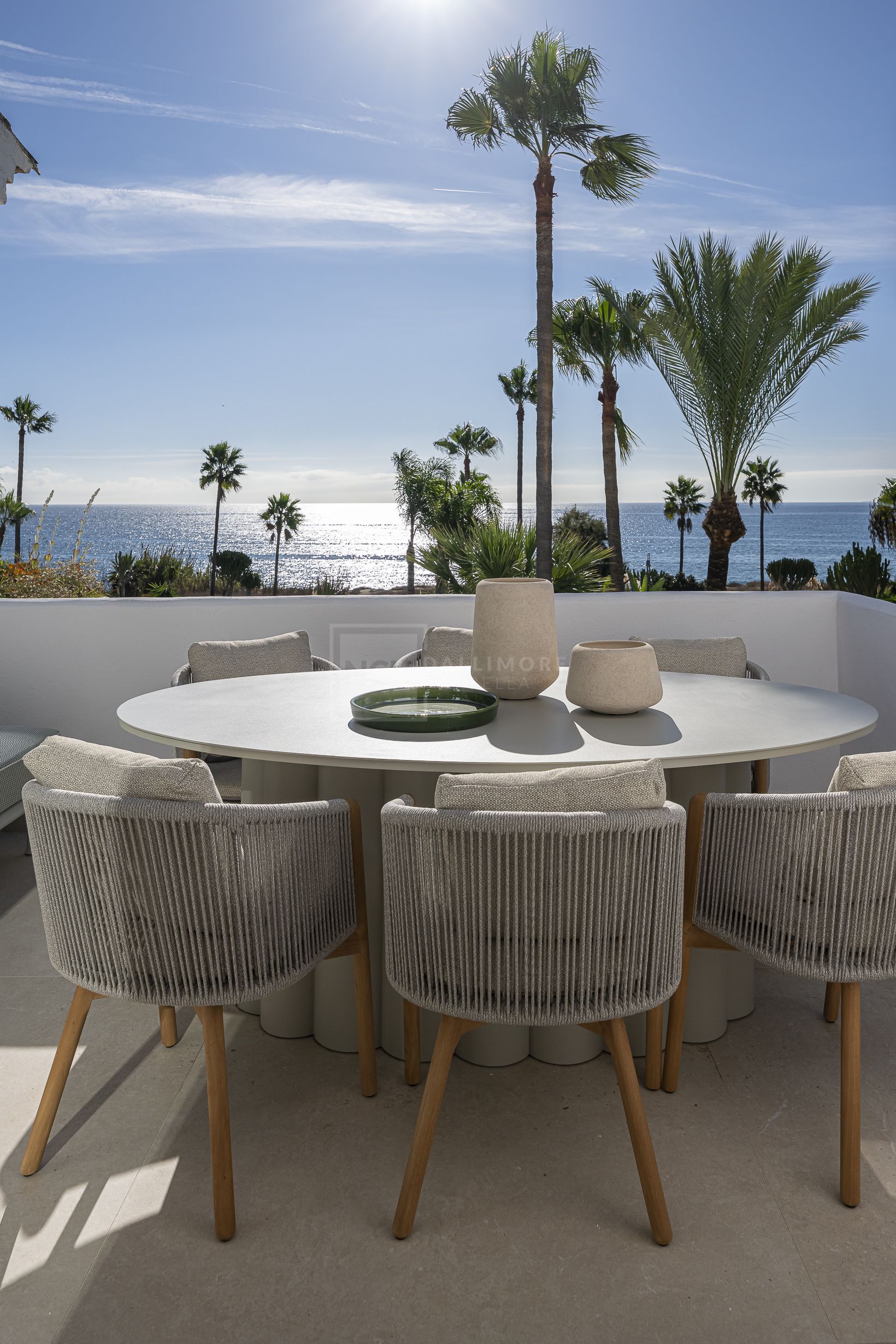 Apartamento en Primera Línea de Playa en la Nueva Milla de Oro