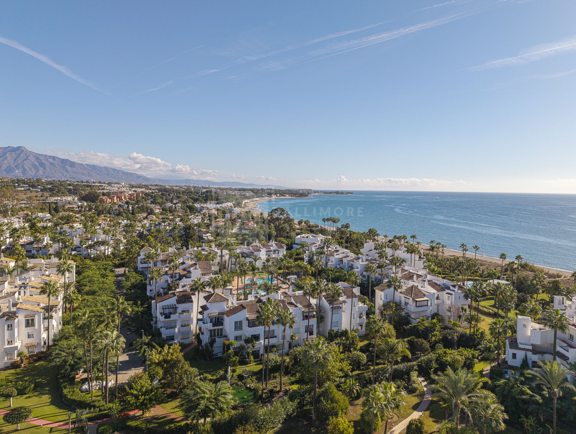 Apartamento en Primera Línea de Playa en la Nueva Milla de Oro