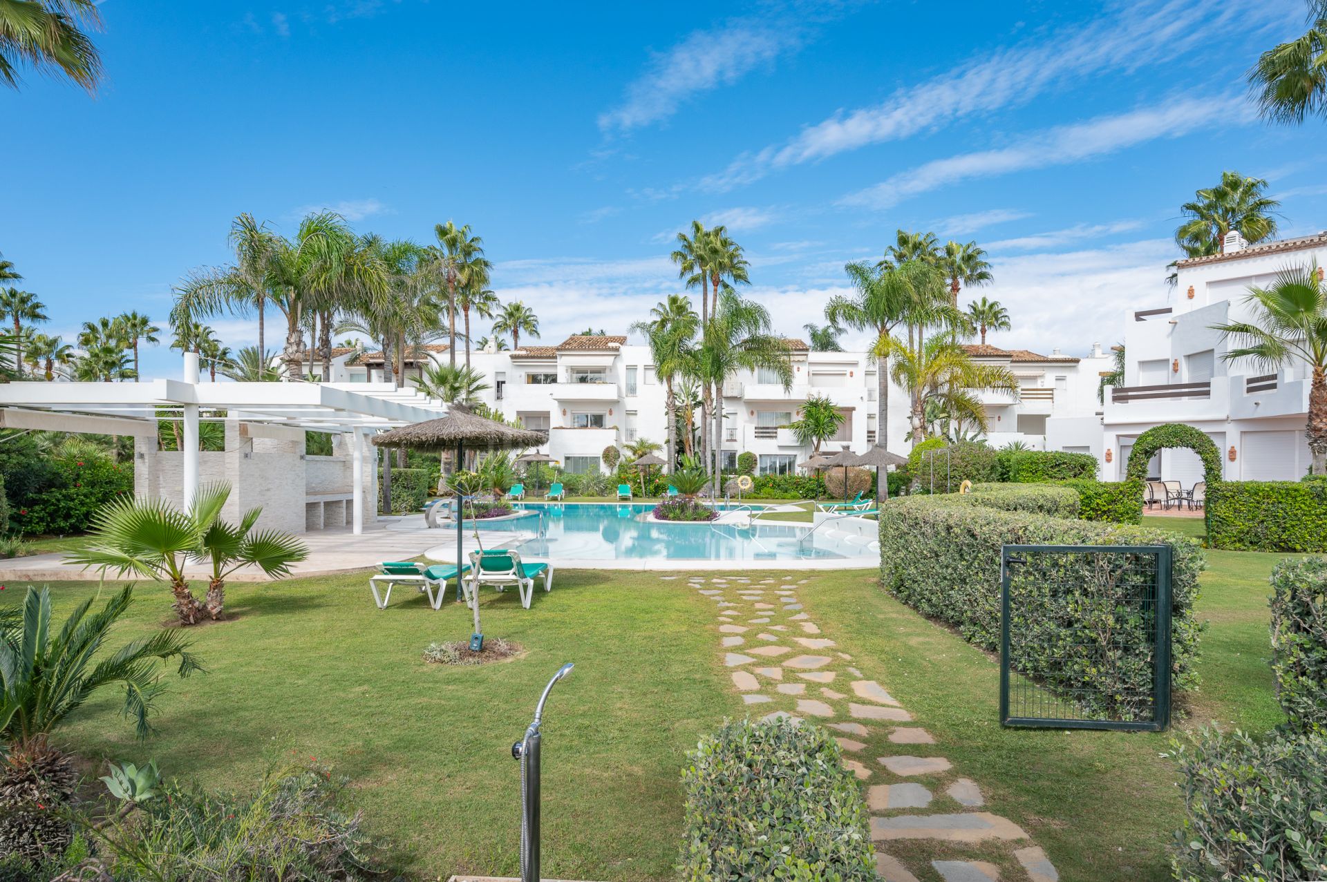 Apartamento en Primera Línea de Playa en la Nueva Milla de Oro