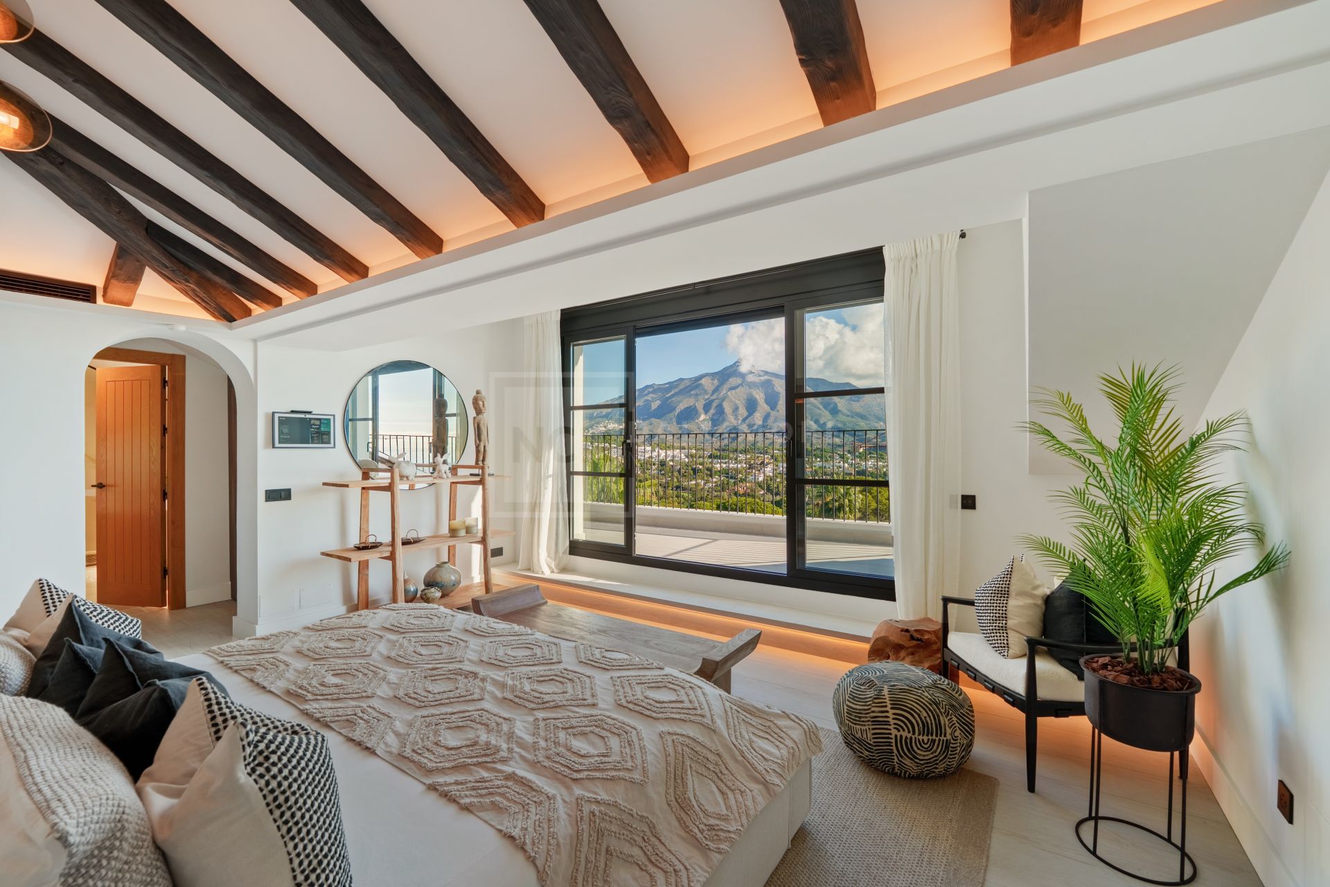 Villa Cielomar - Exquisita mansión orientada al suroeste con vistas panorámicas al mar y a la montaña