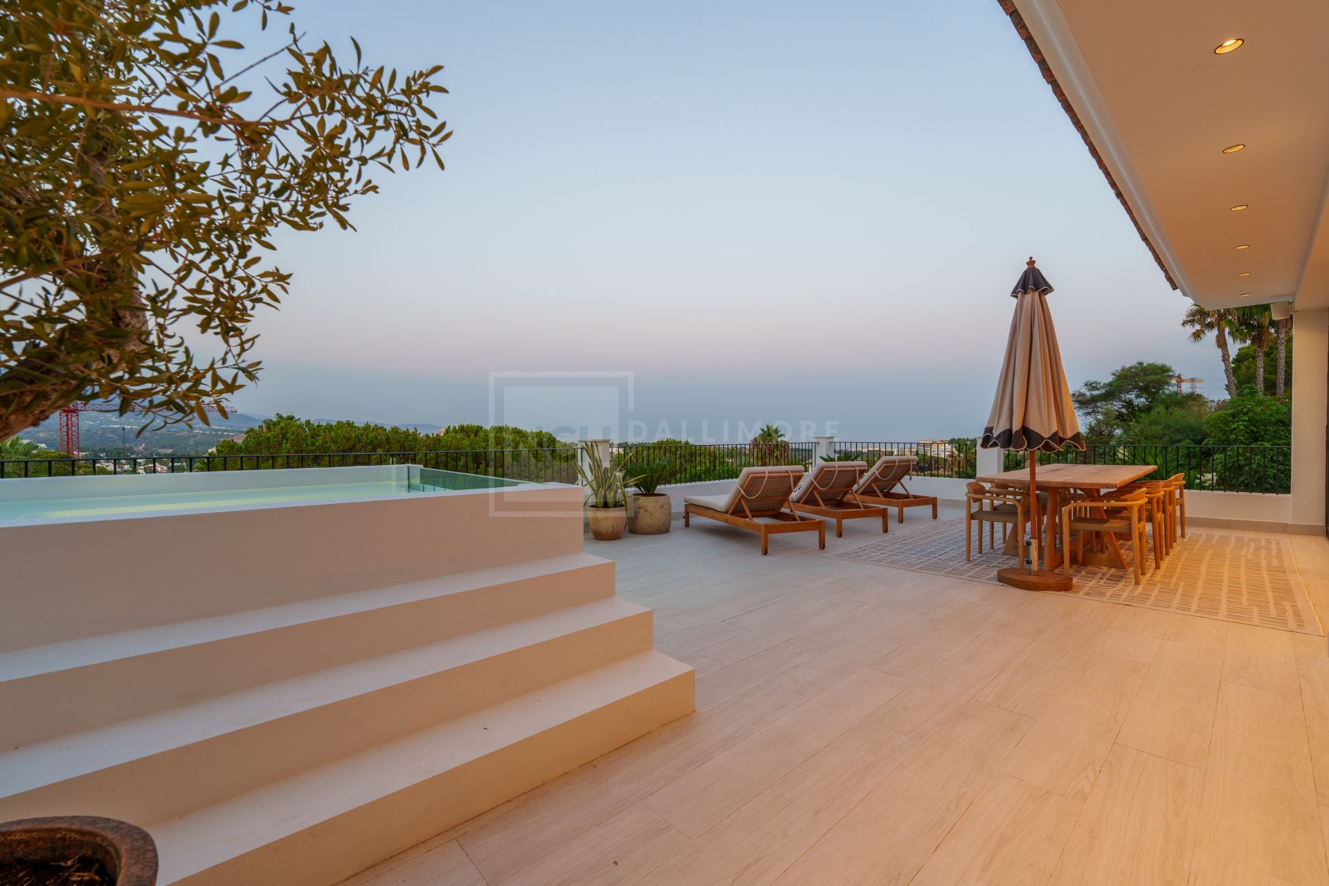Villa Cielomar - Exquisita mansión orientada al suroeste con vistas panorámicas al mar y a la montaña