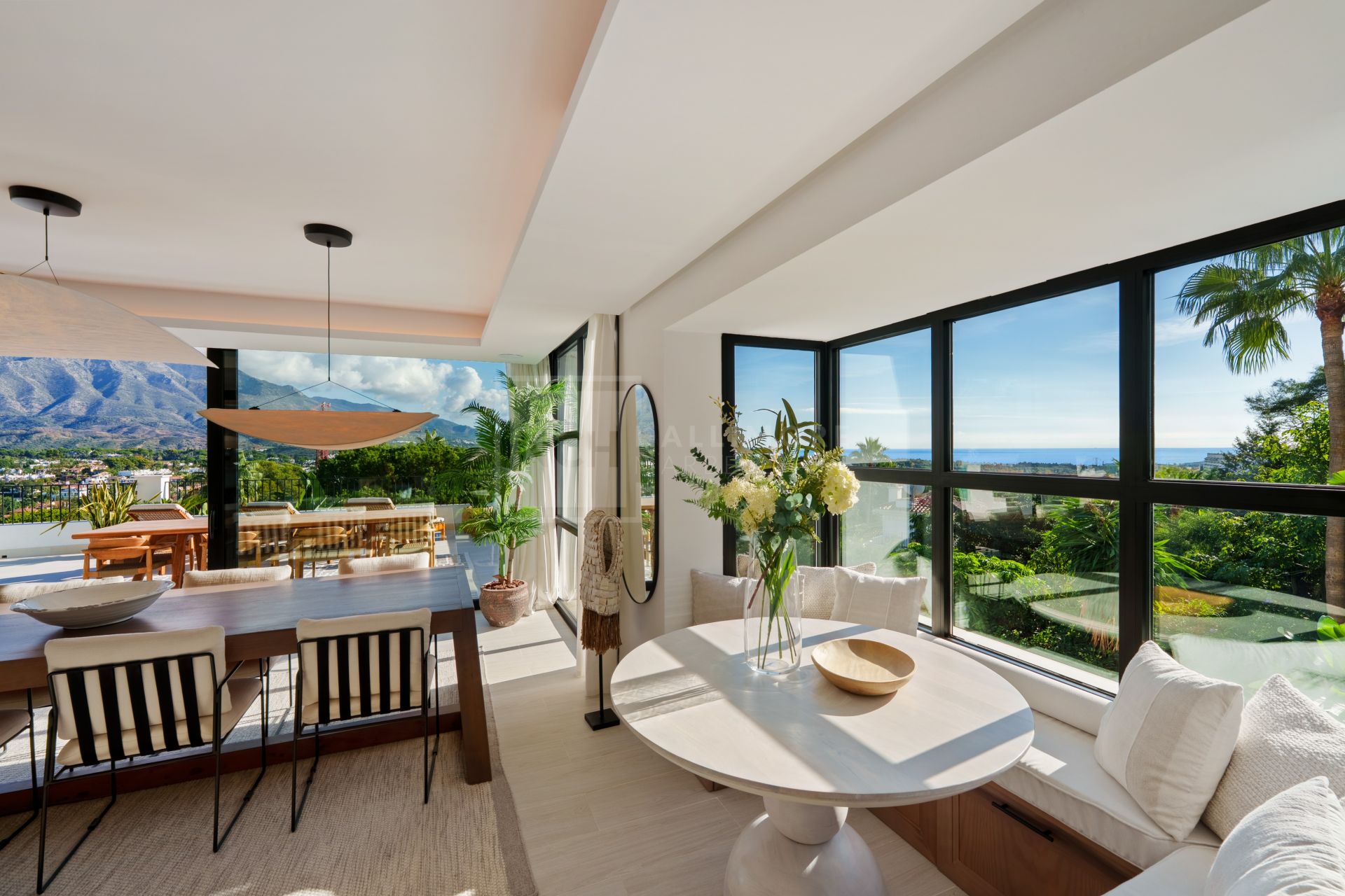 Villa Cielomar - Exquisita mansión orientada al suroeste con vistas panorámicas al mar y a la montaña
