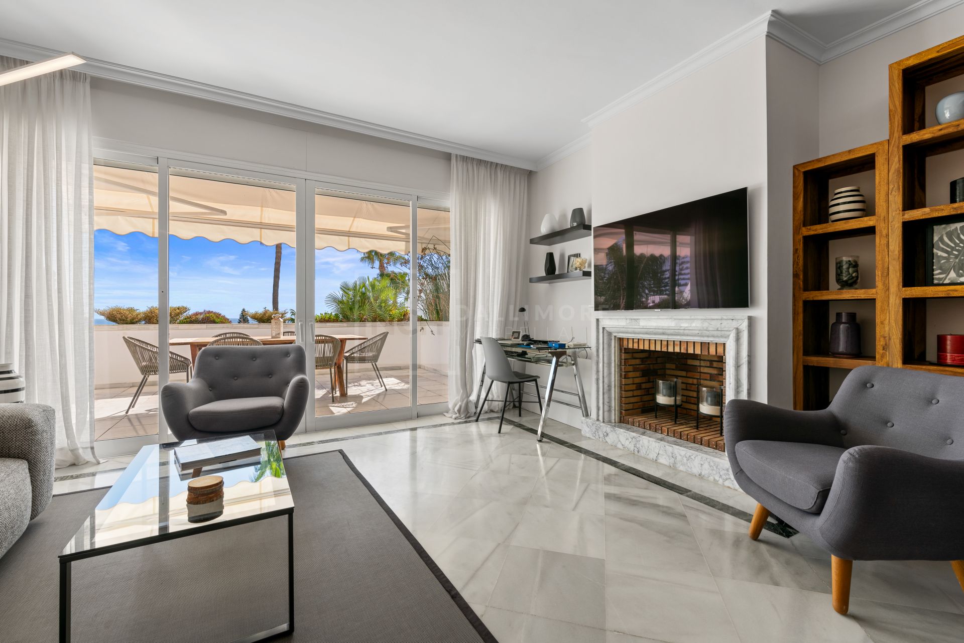 UNIQUE SEA VIEW APARTMENT LOCATED IN BAHIA REAL MARBELLA