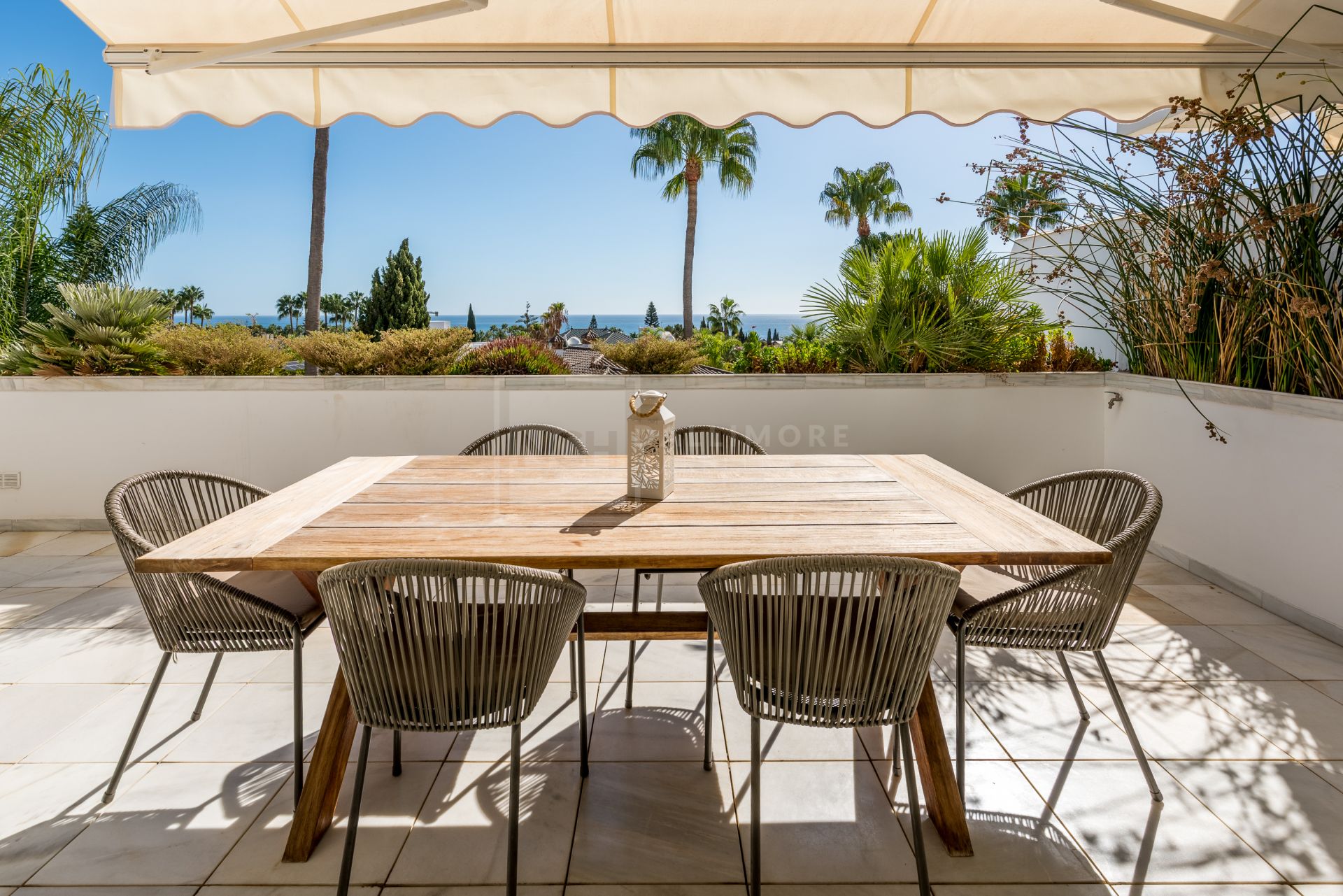 UNIQUE SEA VIEW APARTMENT LOCATED IN BAHIA REAL MARBELLA