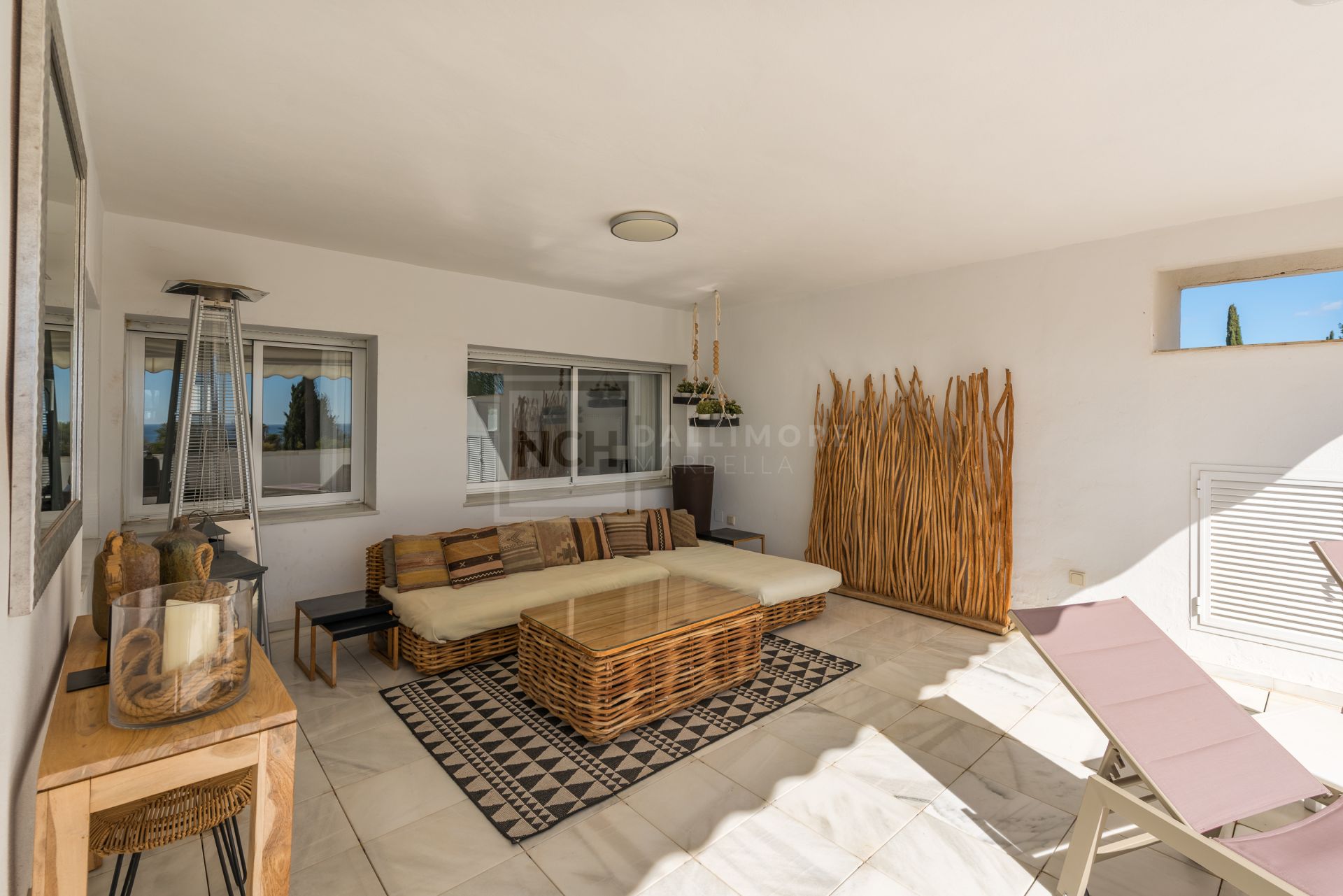 UNIQUE SEA VIEW APARTMENT LOCATED IN BAHIA REAL MARBELLA
